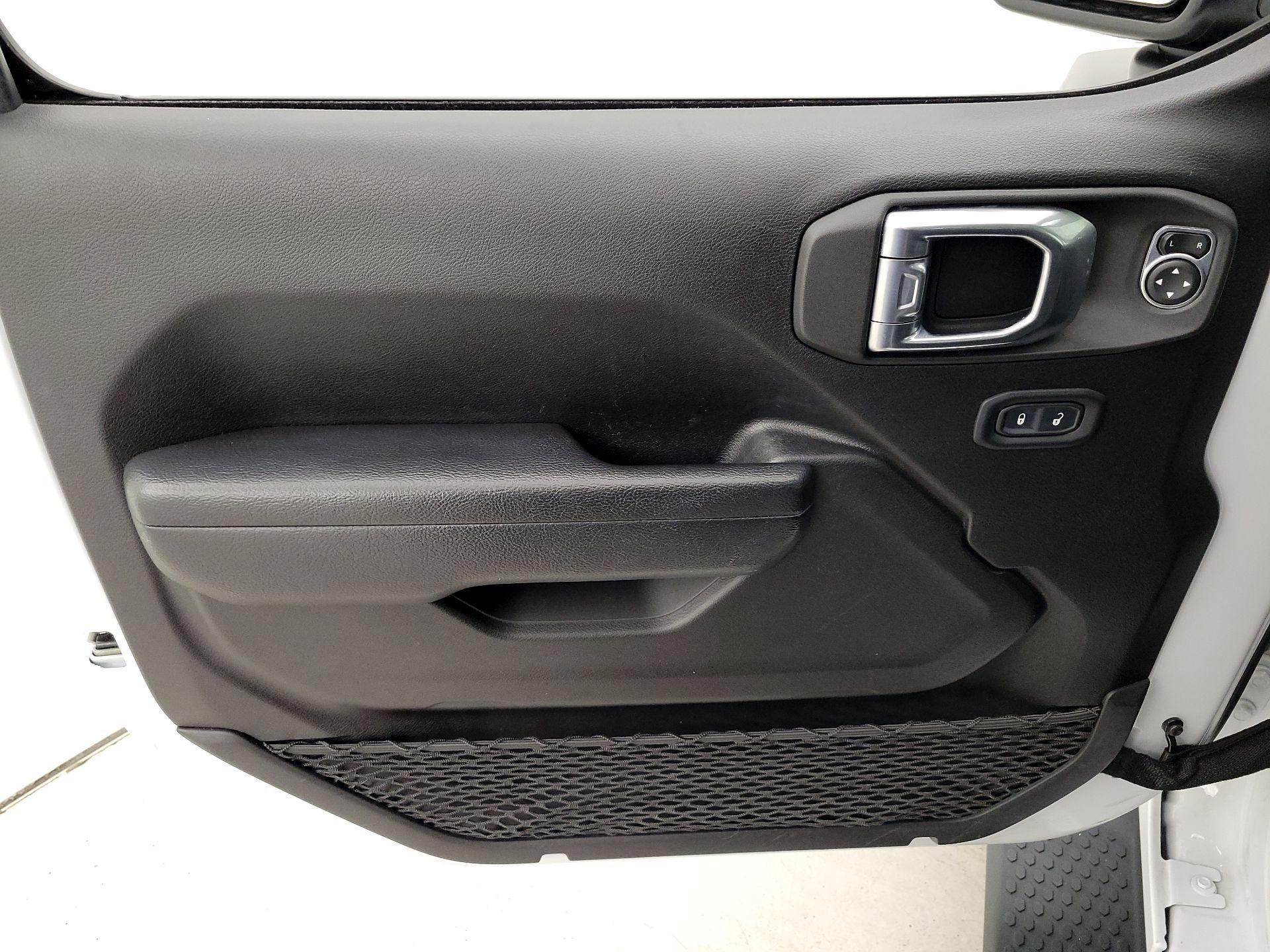 Thumbnail: 2022 Jeep Wrangler - 12