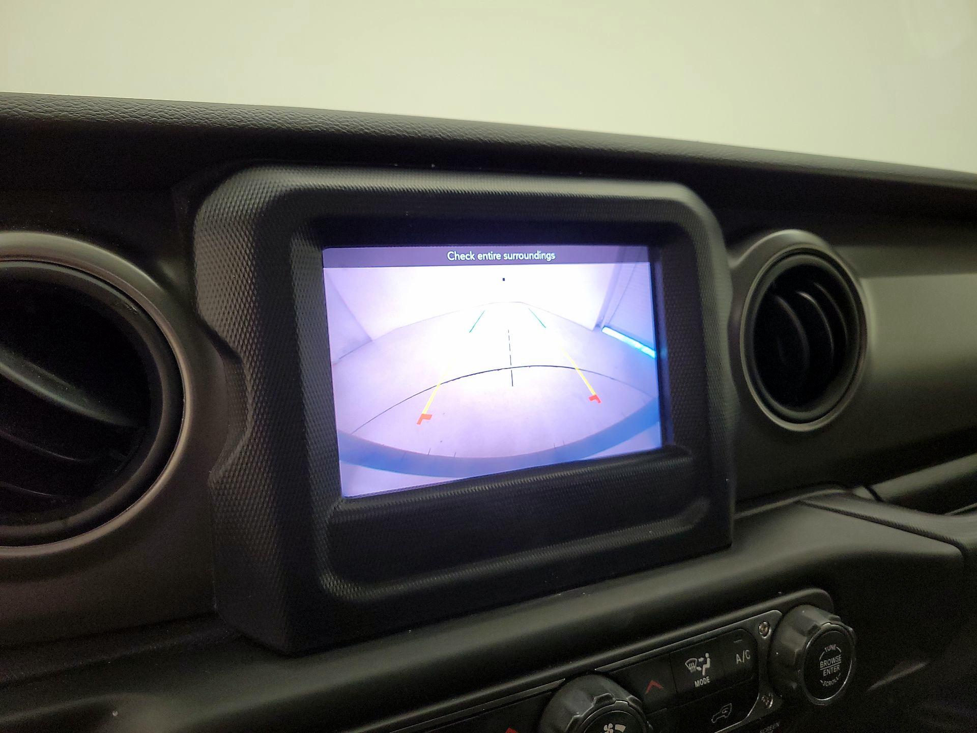 Thumbnail: 2022 Jeep Wrangler - 14