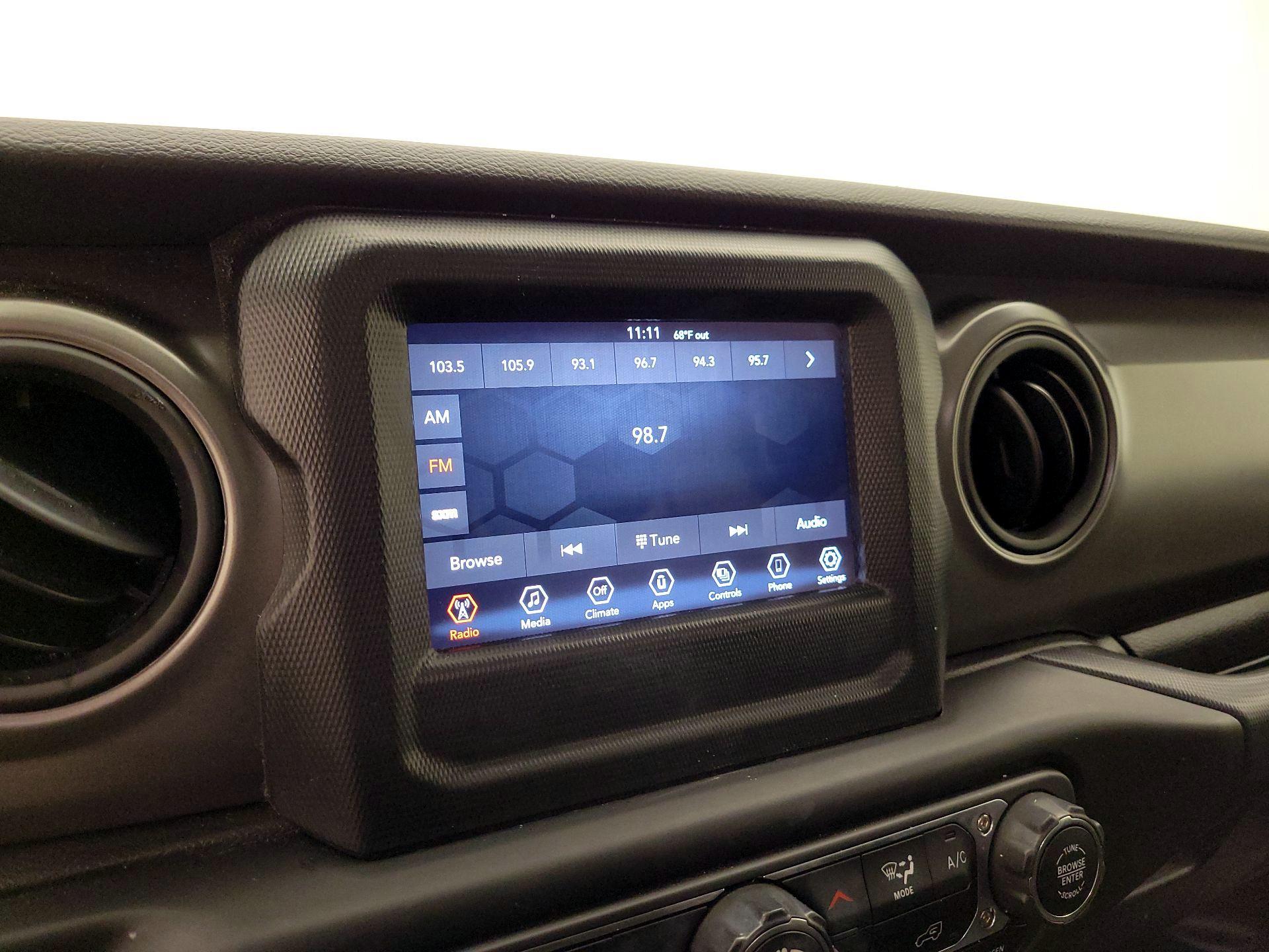 Thumbnail: 2022 Jeep Wrangler - 15