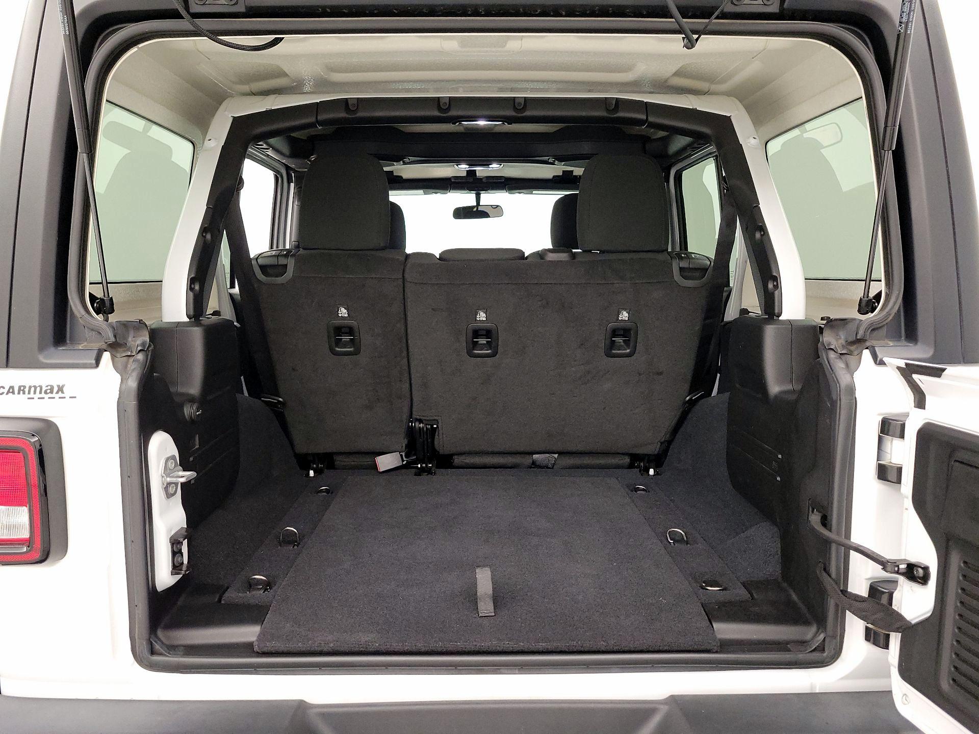 Thumbnail: 2022 Jeep Wrangler - 20