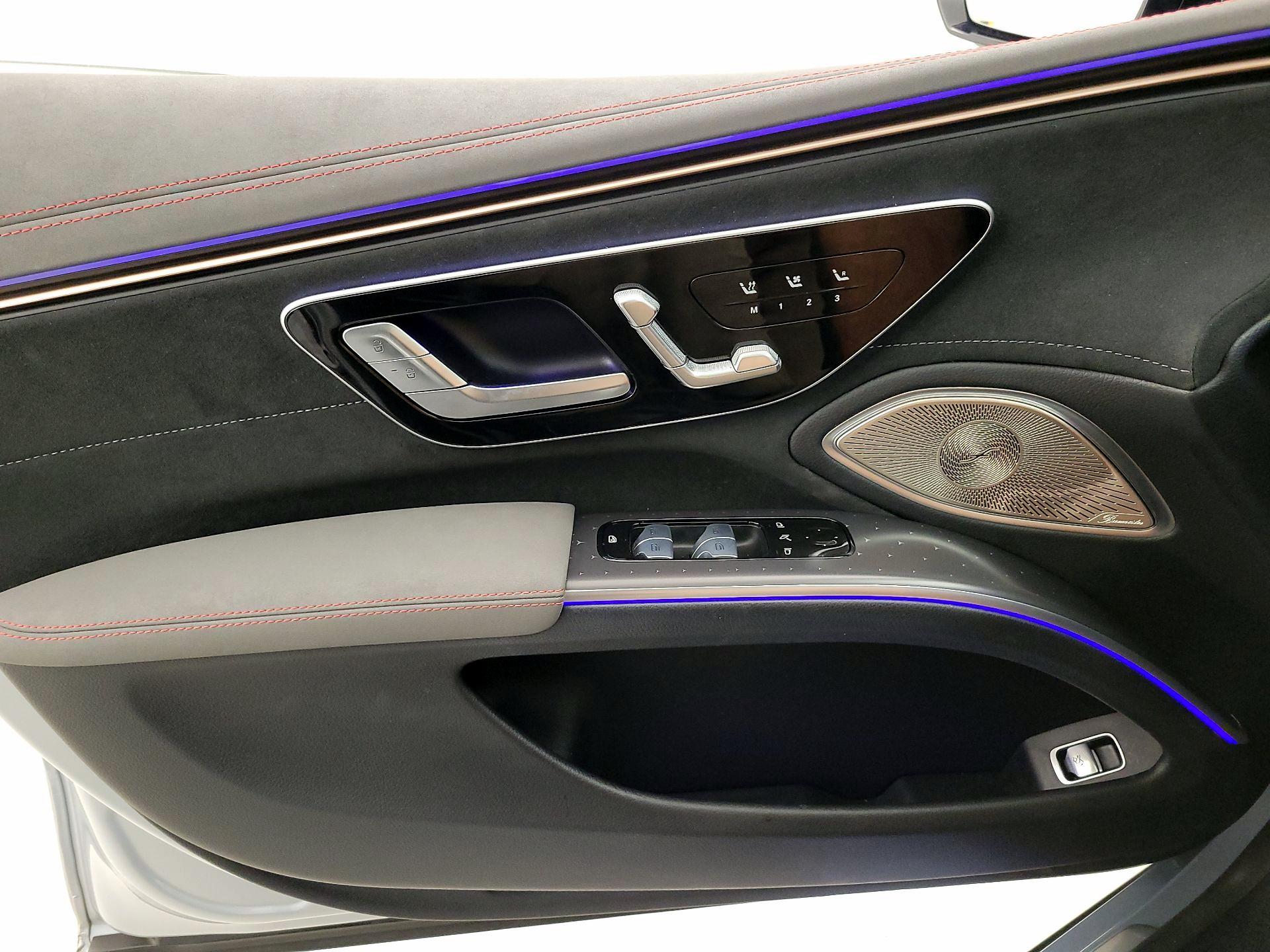 Thumbnail: 2022 Mercedes-Benz EQS - 12