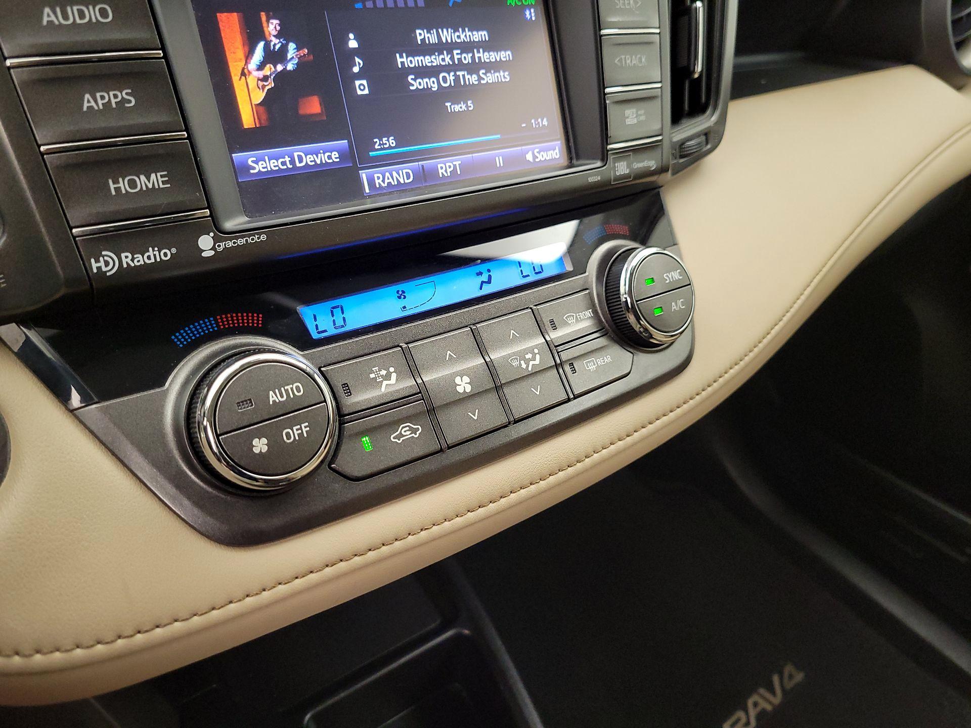 Thumbnail: 2015 Toyota RAV4 - 17