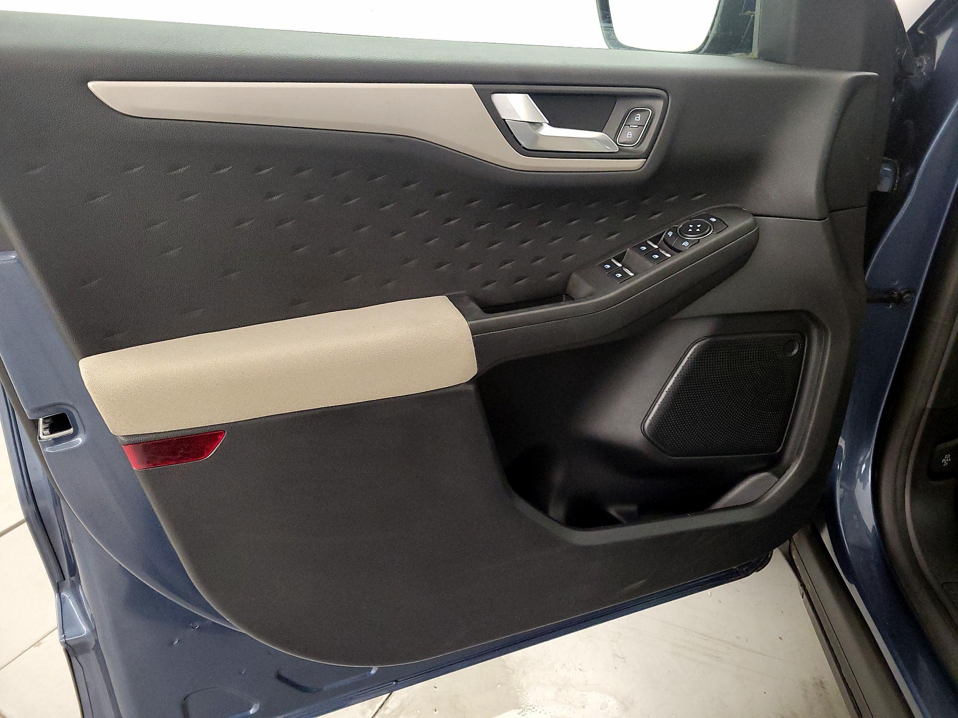 Thumbnail: 2020 Ford Escape - 12