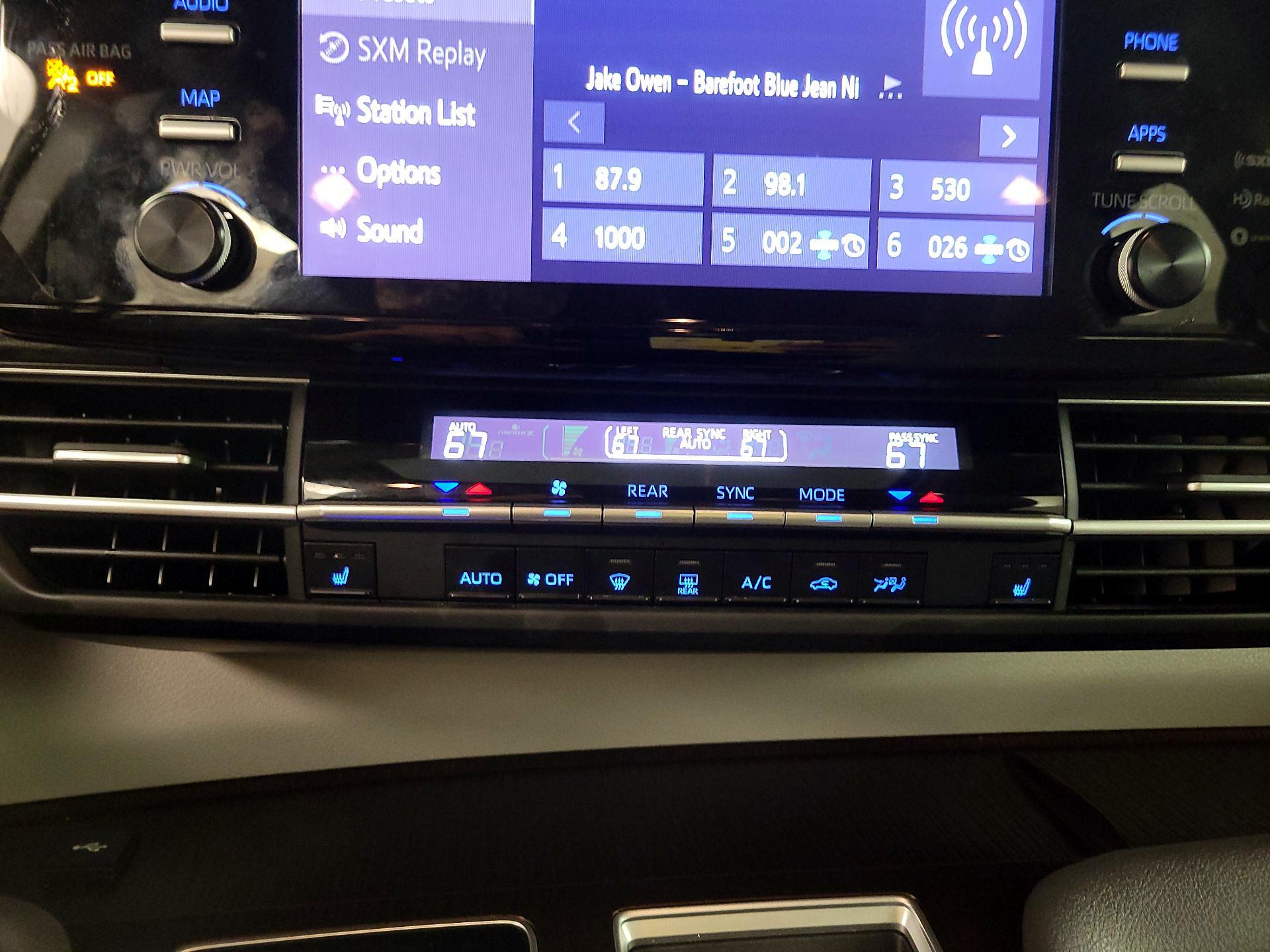 Thumbnail: 2023 Toyota Sienna - 16