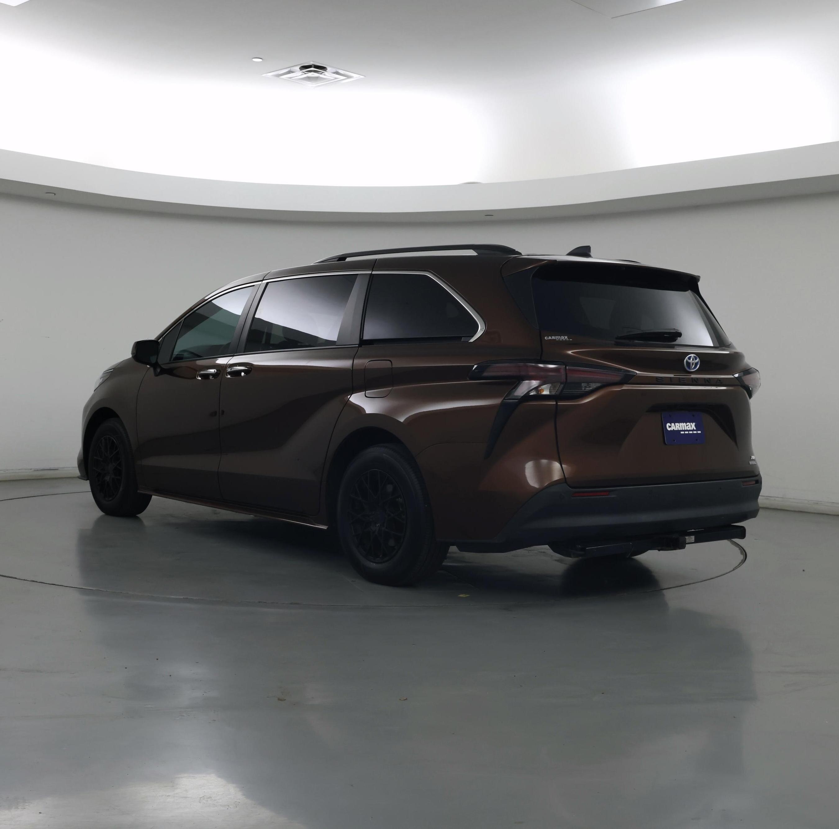 Thumbnail: 2023 Toyota Sienna - 2