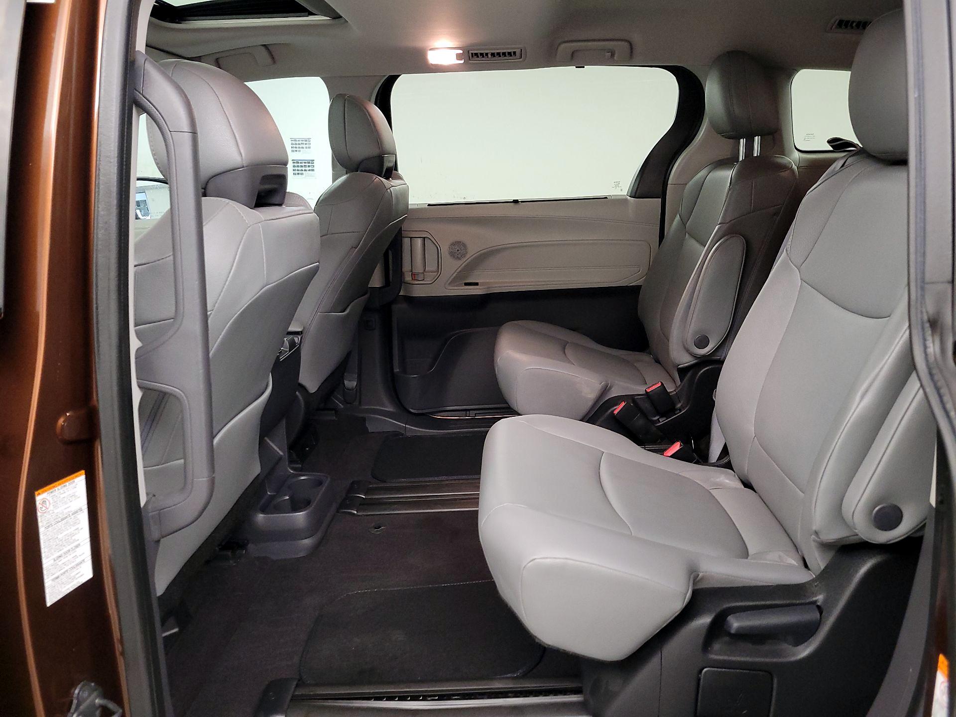Thumbnail: 2023 Toyota Sienna - 20