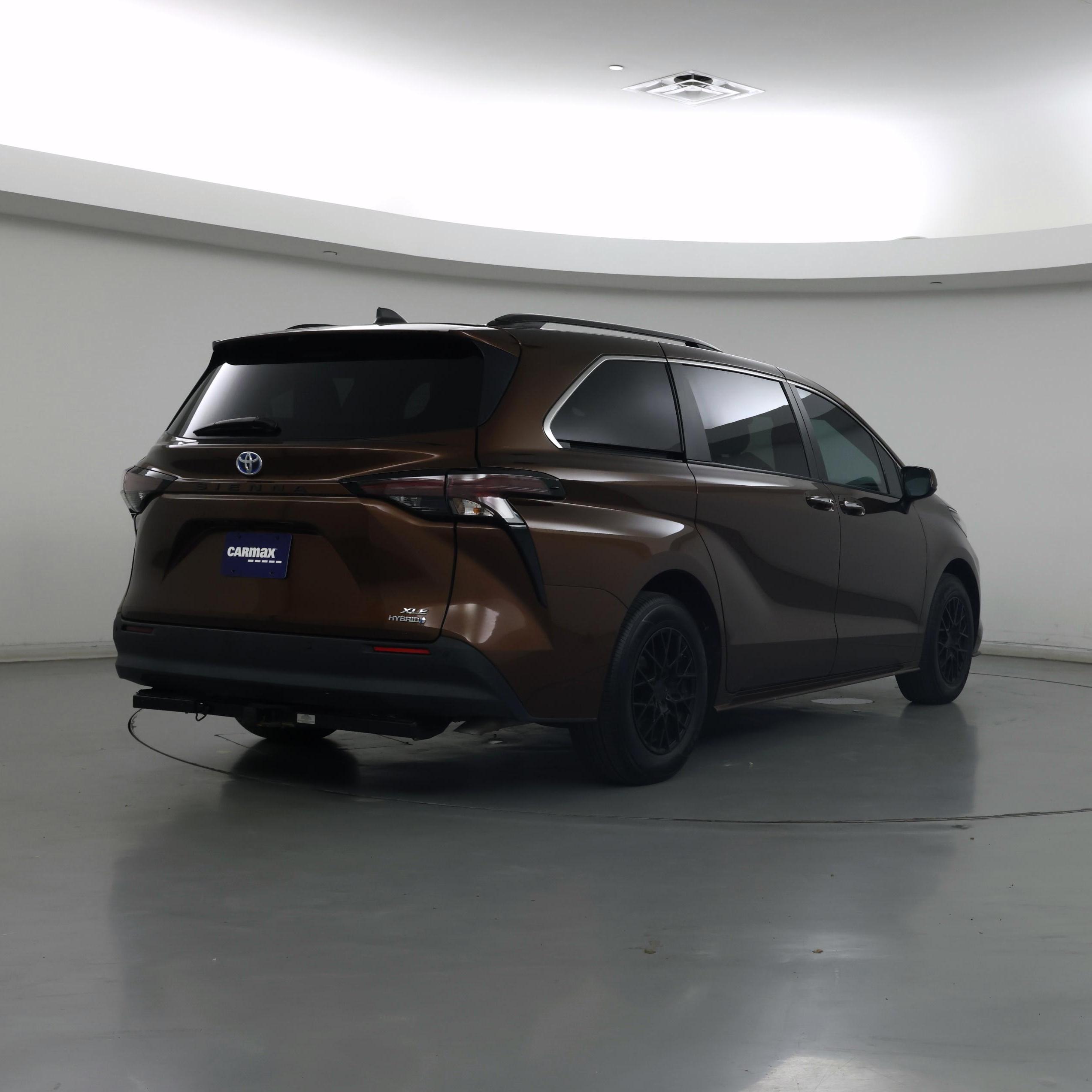 Thumbnail: 2023 Toyota Sienna - 8