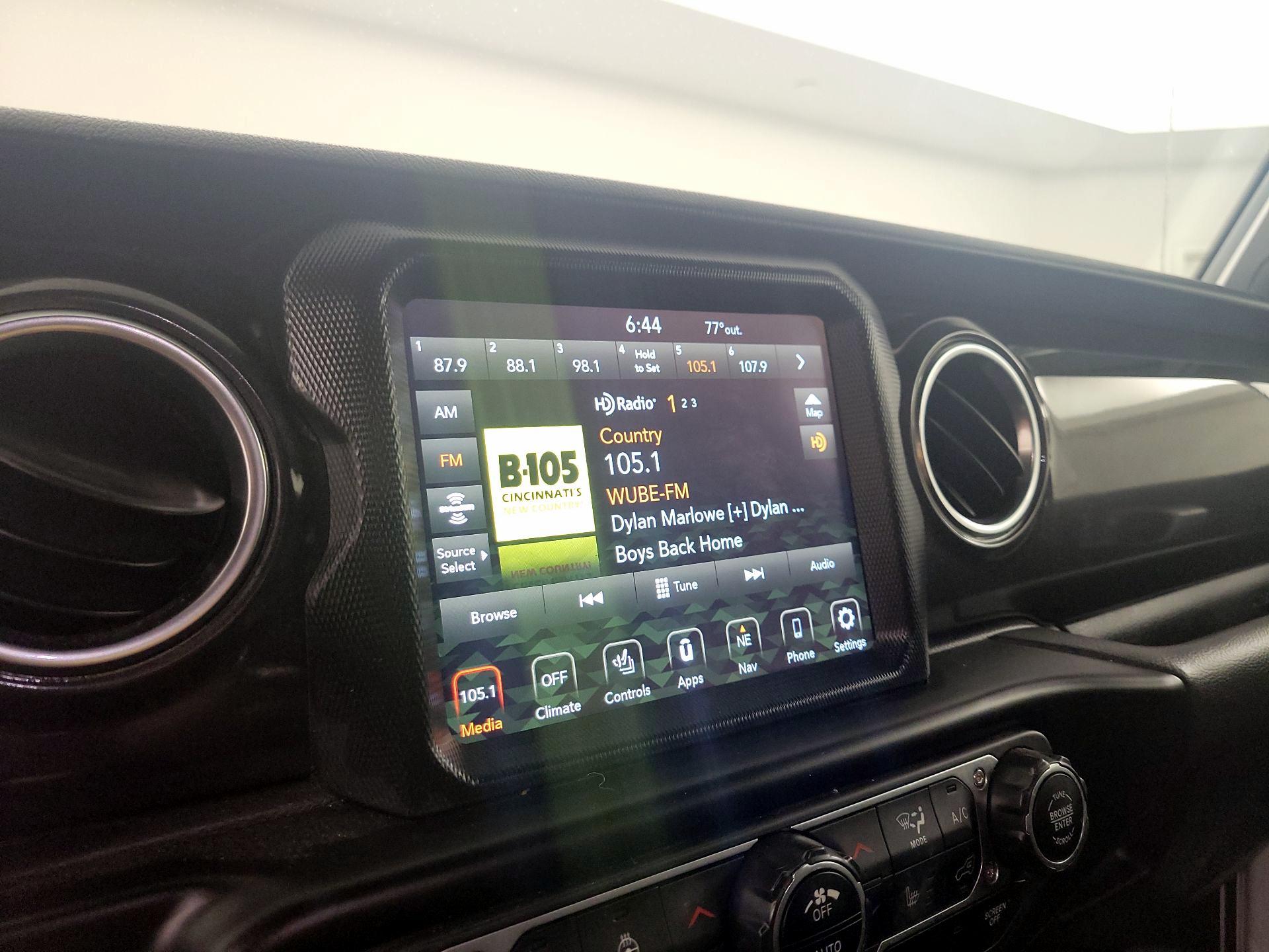 Thumbnail: 2022 Jeep Wrangler - 16