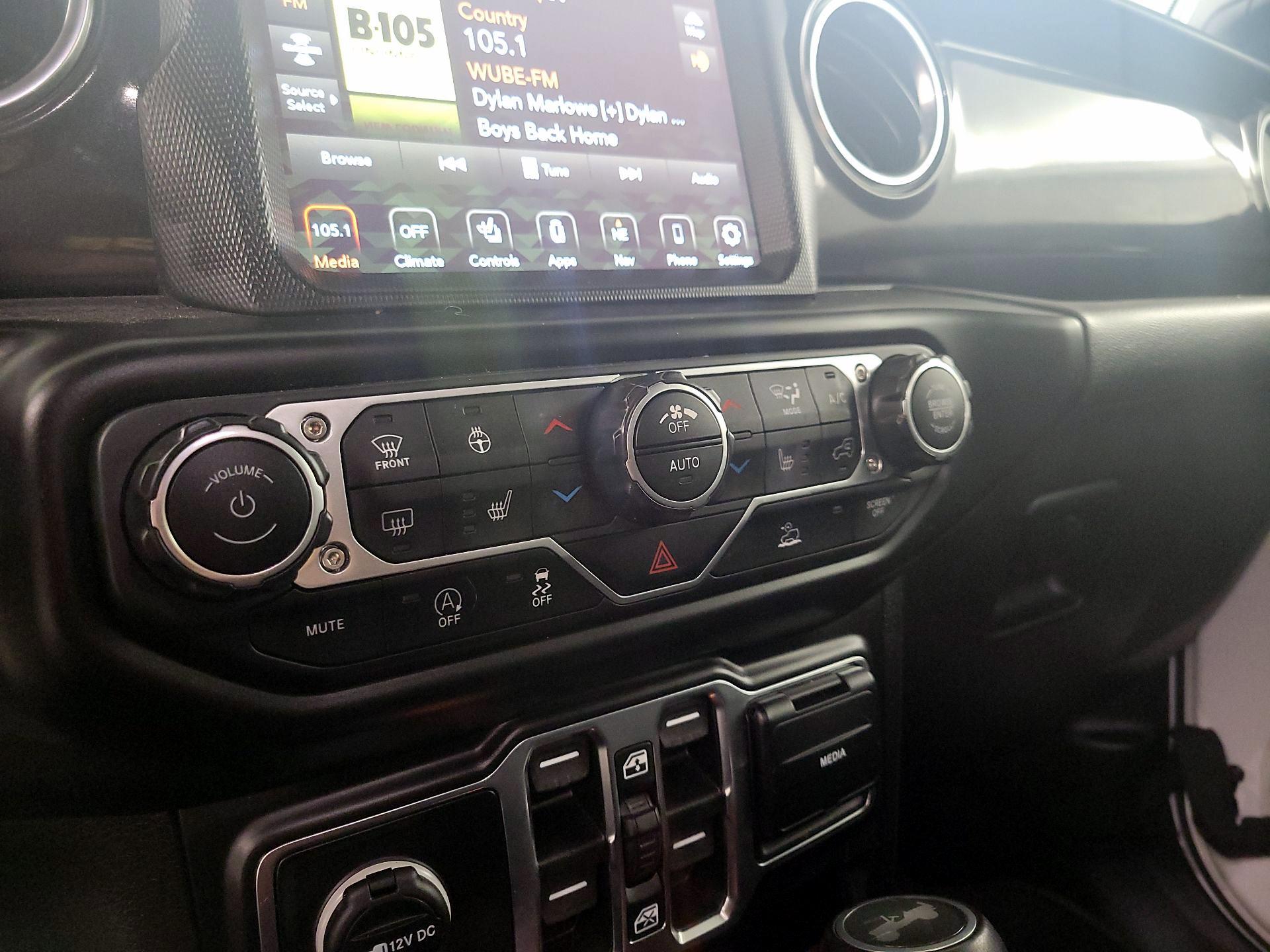 Thumbnail: 2022 Jeep Wrangler - 17