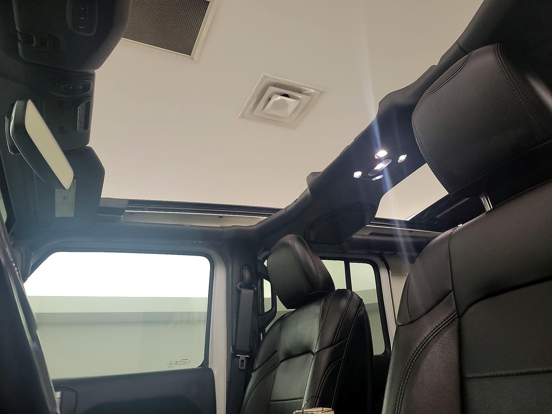 Thumbnail: 2022 Jeep Wrangler - 20