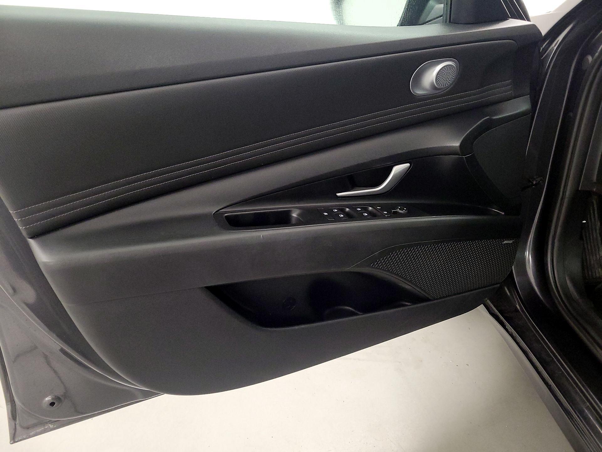 Thumbnail: 2021 Hyundai Elantra - 12