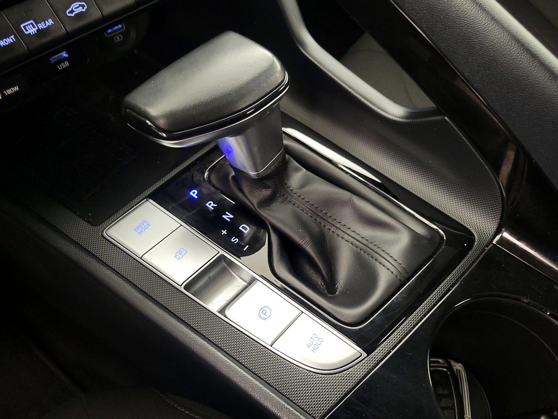 Thumbnail: 2021 Hyundai Elantra - 17