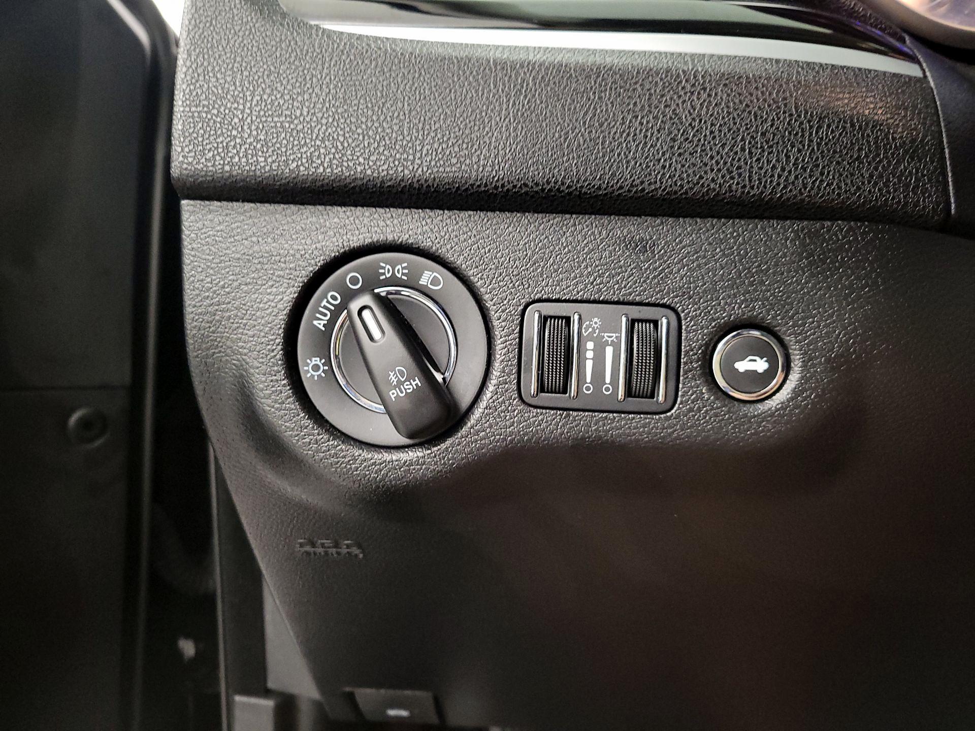 Thumbnail: 2023 Chrysler 300 - 13