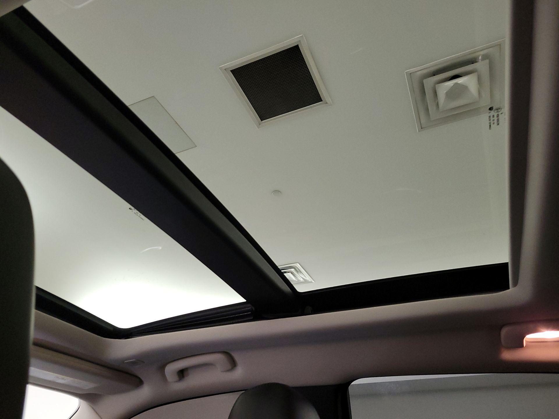 Thumbnail: 2023 Chrysler 300 - 20