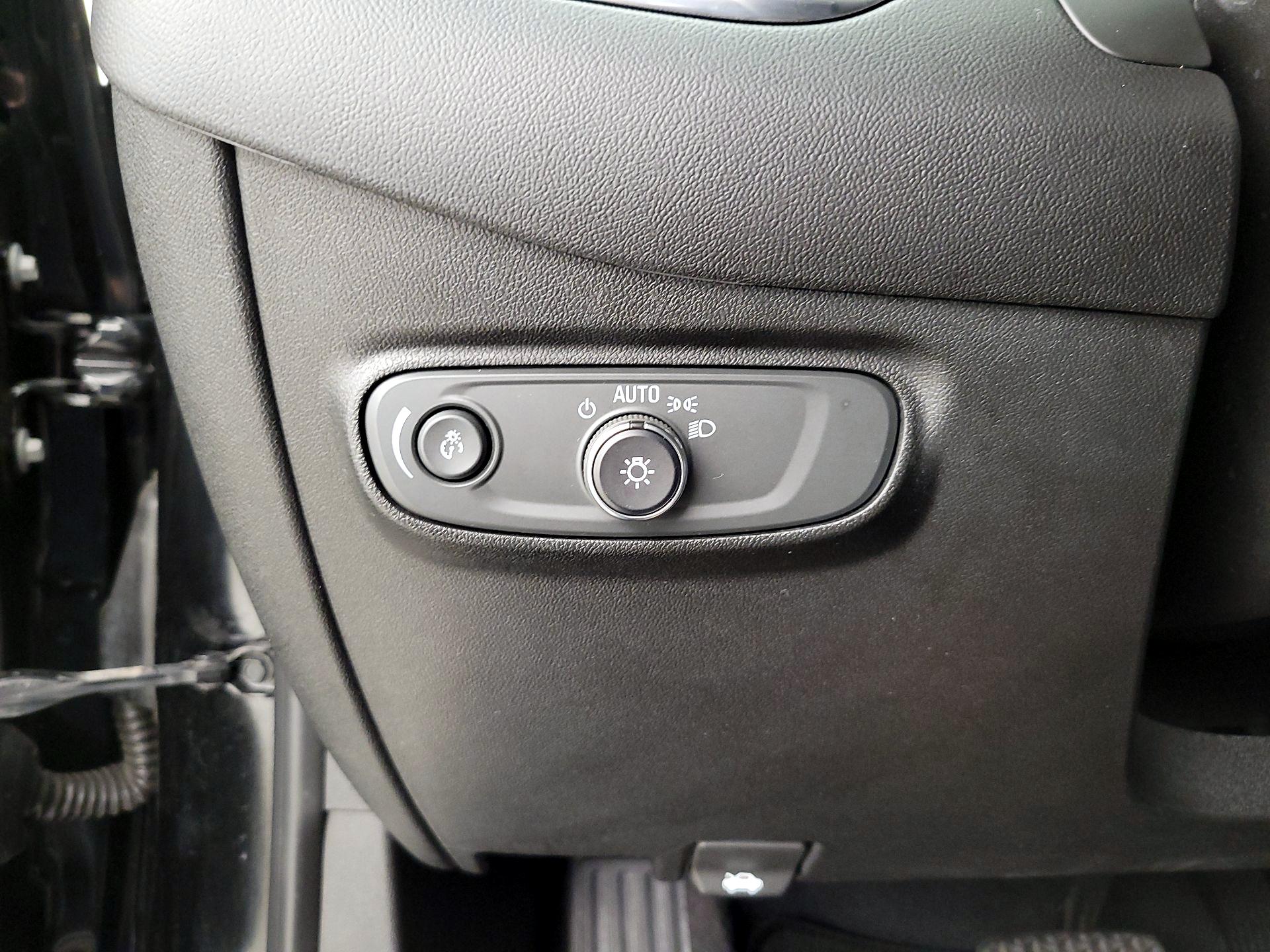 Thumbnail: 2020 Chevrolet Equinox - 13