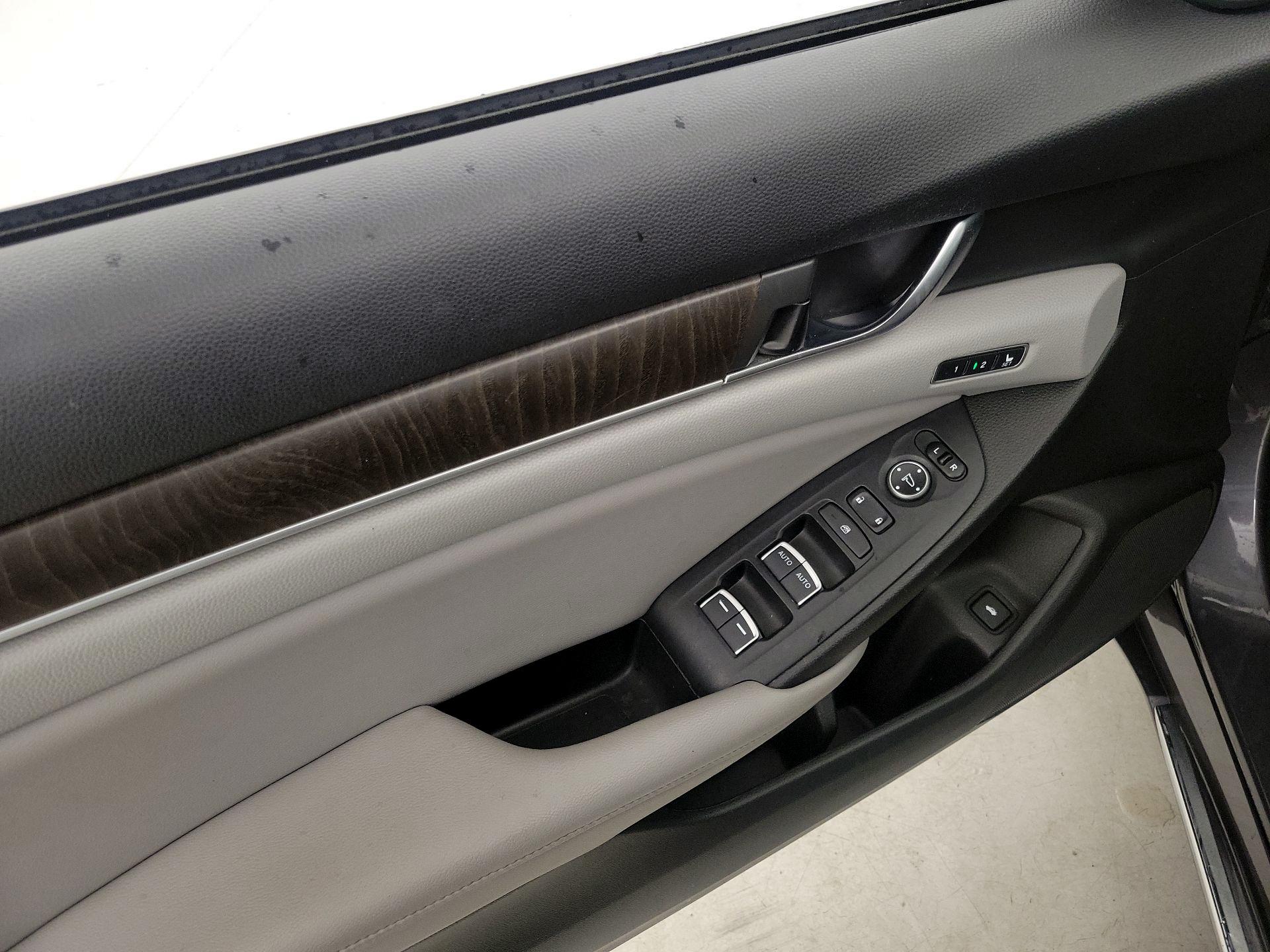 Thumbnail: 2018 Honda Accord - 12