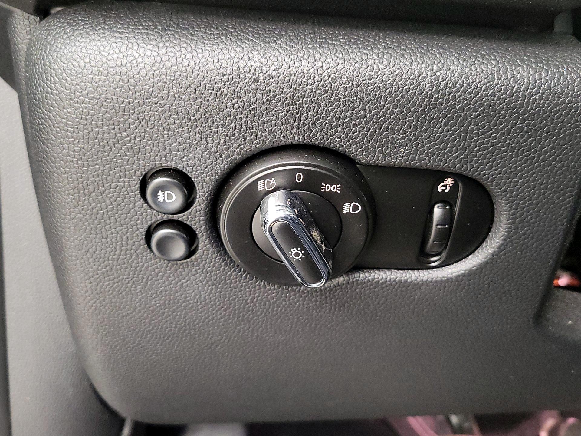 Thumbnail: 2020 MINI Cooper Hardtop - 13