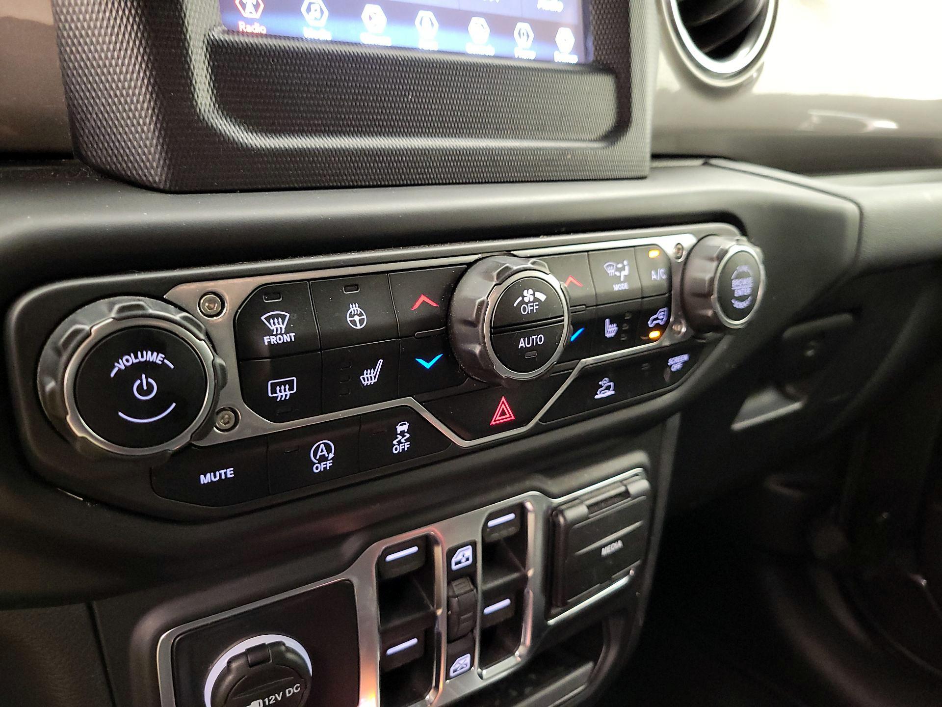 Thumbnail: 2020 Jeep Gladiator - 16