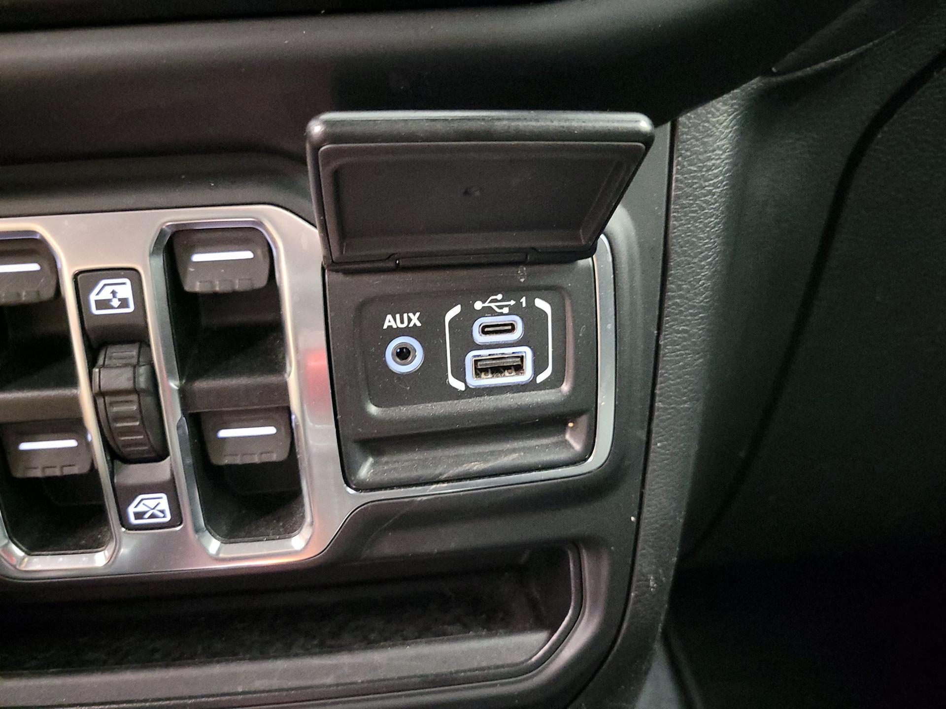 Thumbnail: 2020 Jeep Gladiator - 18