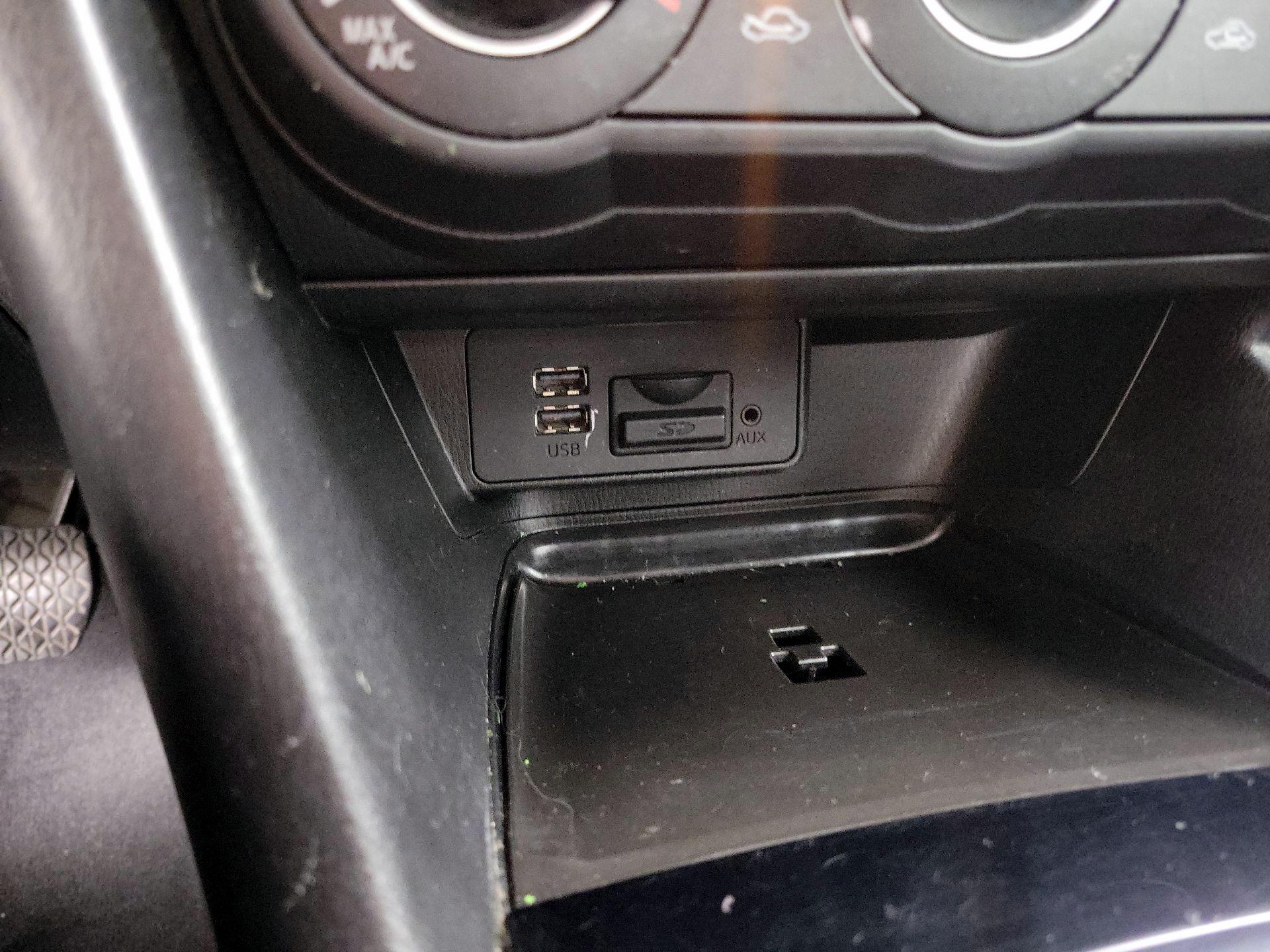 Thumbnail: 2016 Mazda Mazda3 - 18