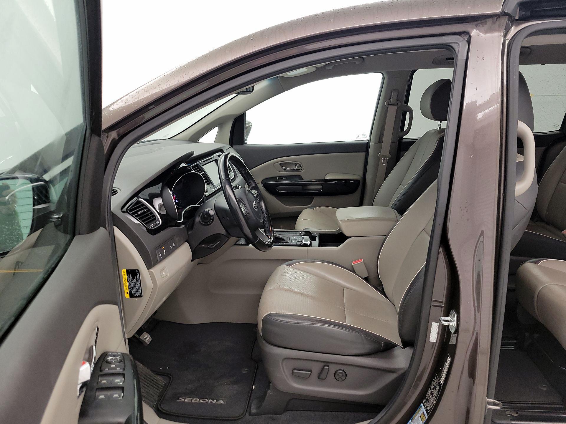 Thumbnail: 2016 Kia Sedona - 11