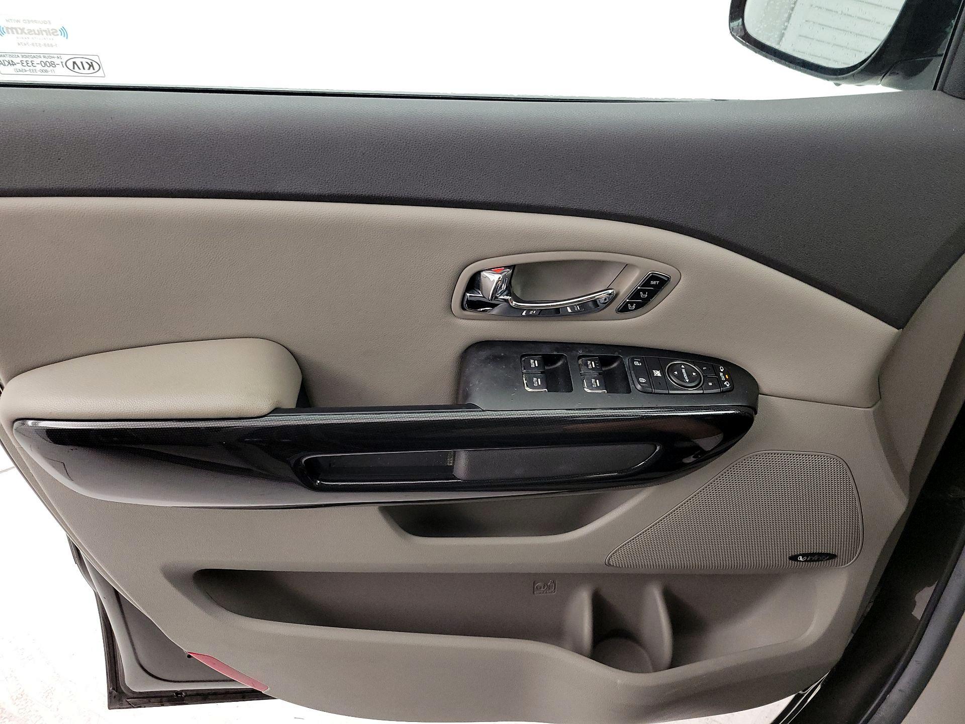 Thumbnail: 2016 Kia Sedona - 12