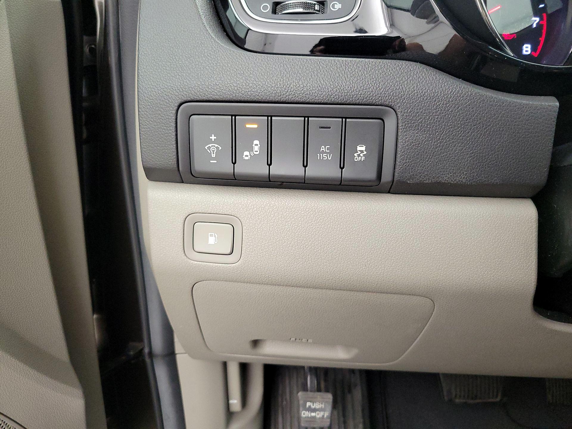 Thumbnail: 2016 Kia Sedona - 13