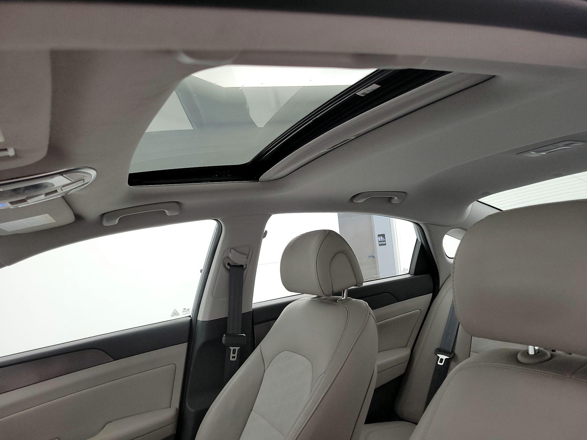 Thumbnail: 2017 Hyundai Sonata - 19