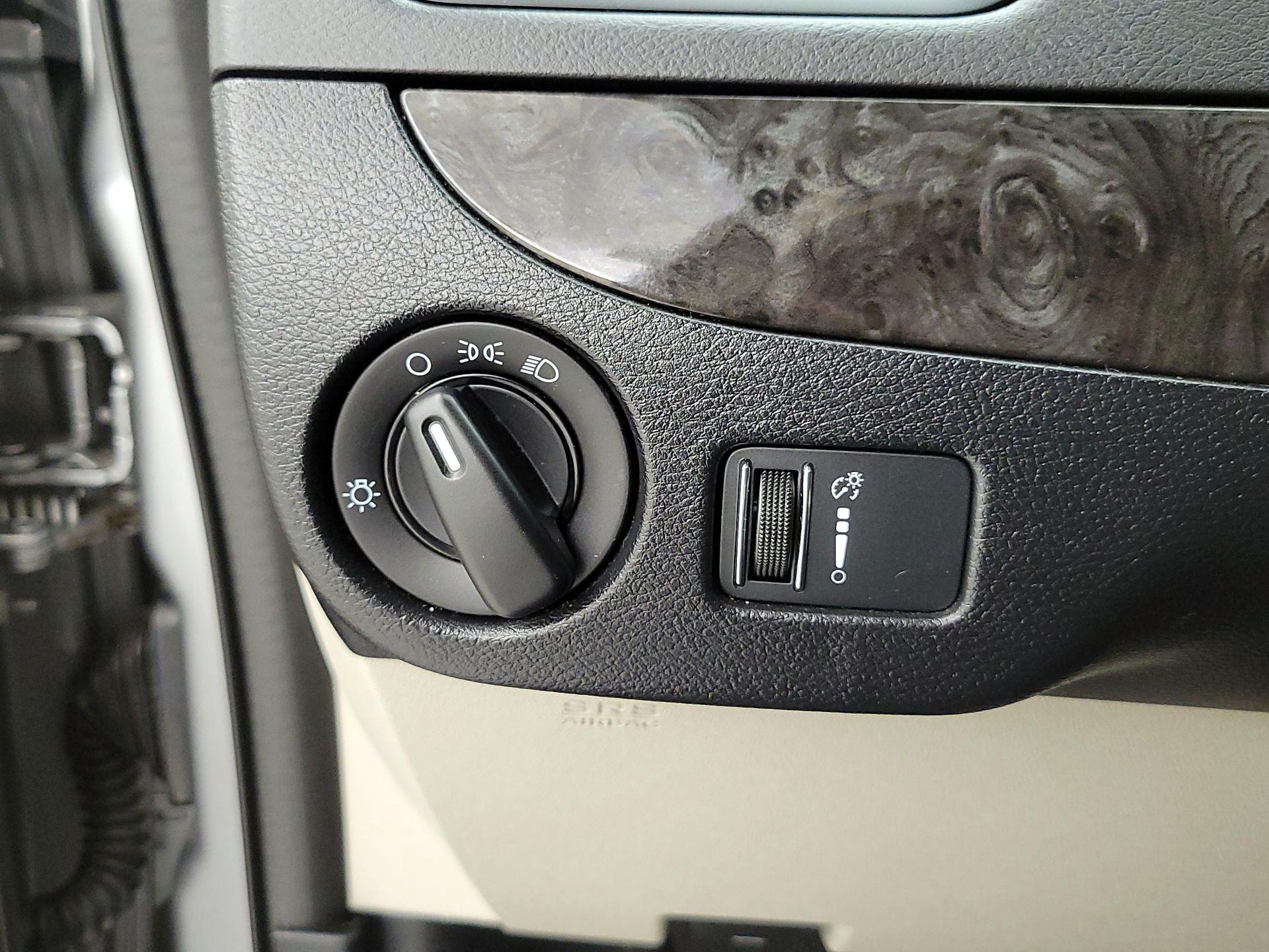 Thumbnail: 2016 Dodge Grand Caravan - 13