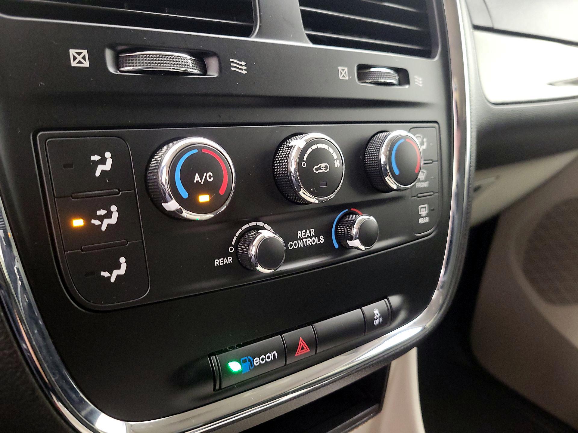 Thumbnail: 2016 Dodge Grand Caravan - 15