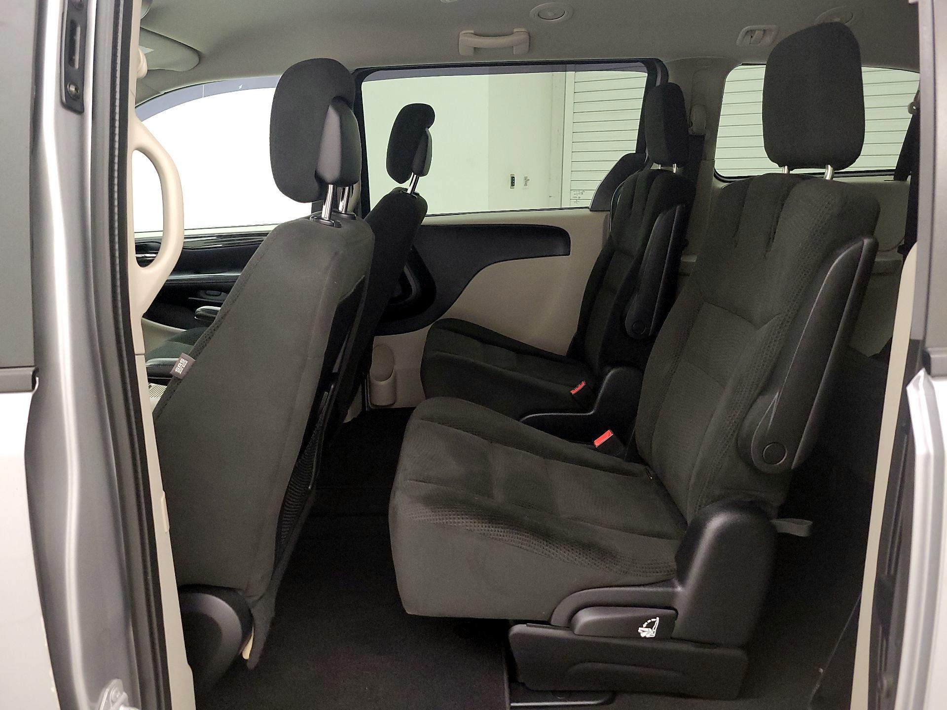 Thumbnail: 2016 Dodge Grand Caravan - 18