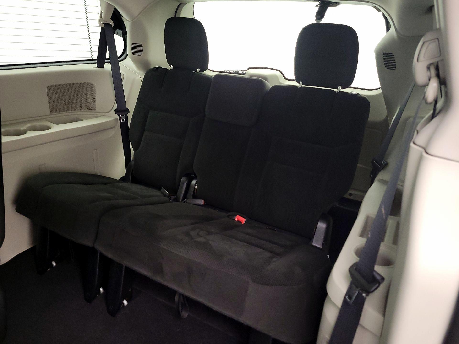 Thumbnail: 2016 Dodge Grand Caravan - 19