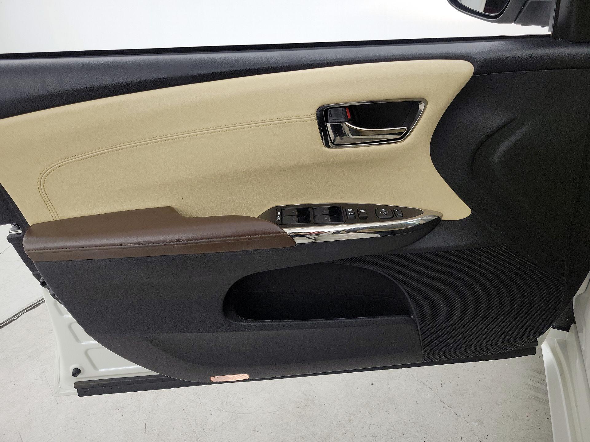 Thumbnail: 2014 Toyota Avalon - 12