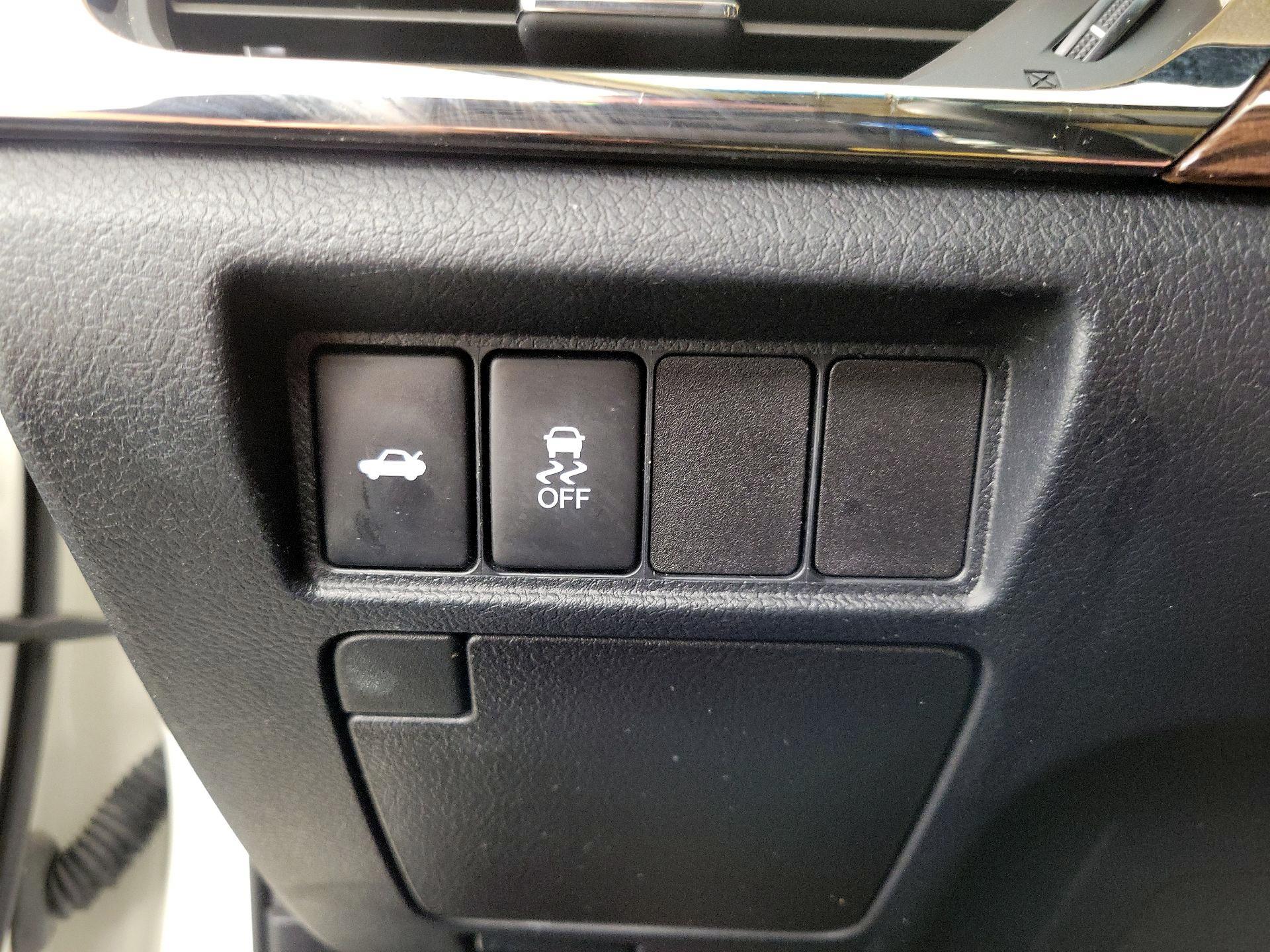 Thumbnail: 2014 Toyota Avalon - 13