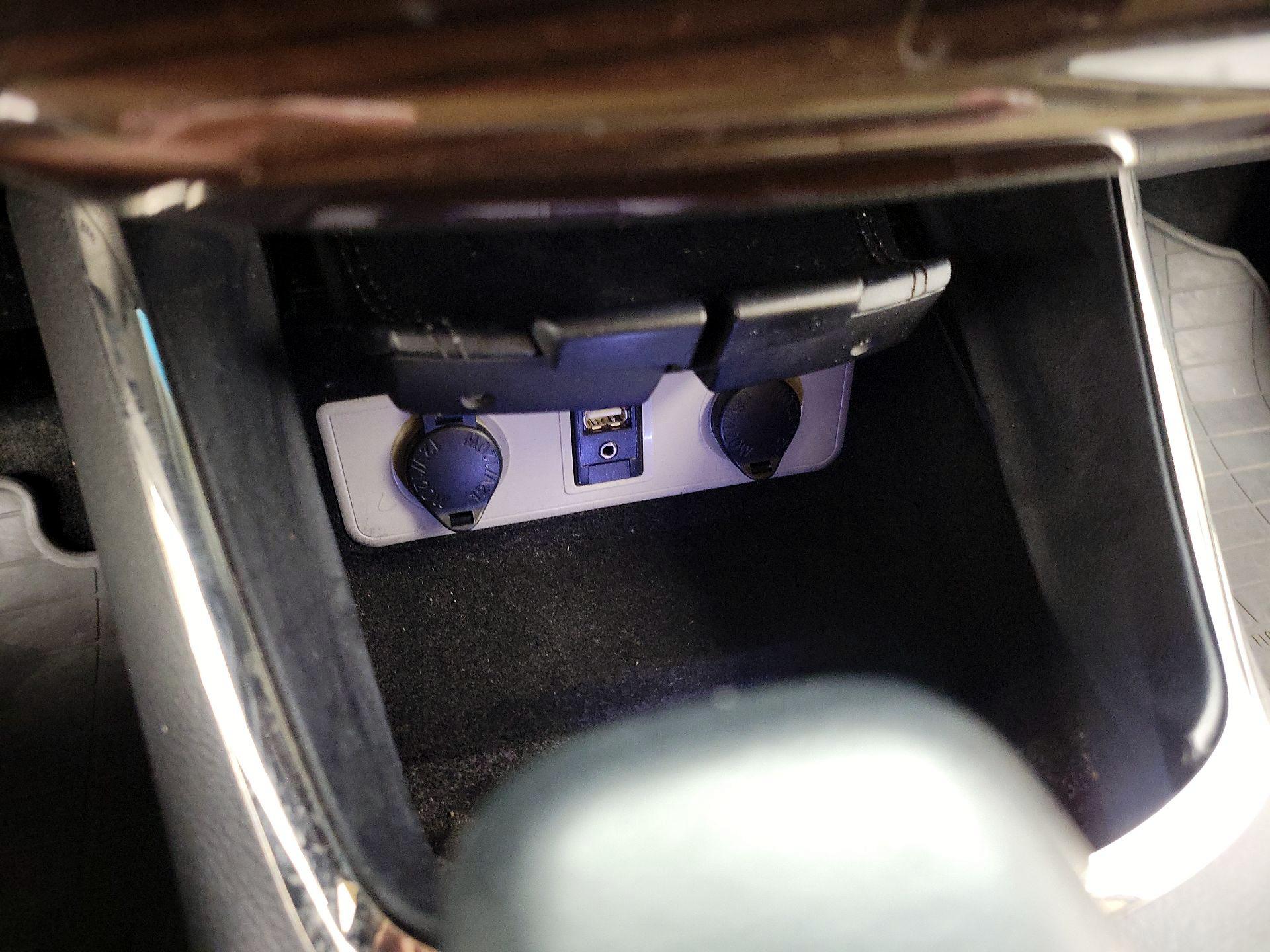 Thumbnail: 2014 Toyota Avalon - 18