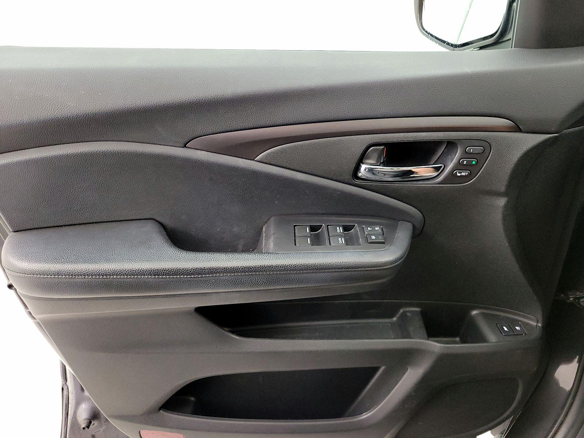 Thumbnail: 2019 Honda Passport - 12