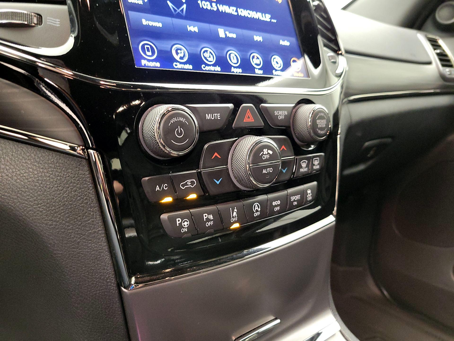 Thumbnail: 2019 Jeep Grand Cherokee - 17