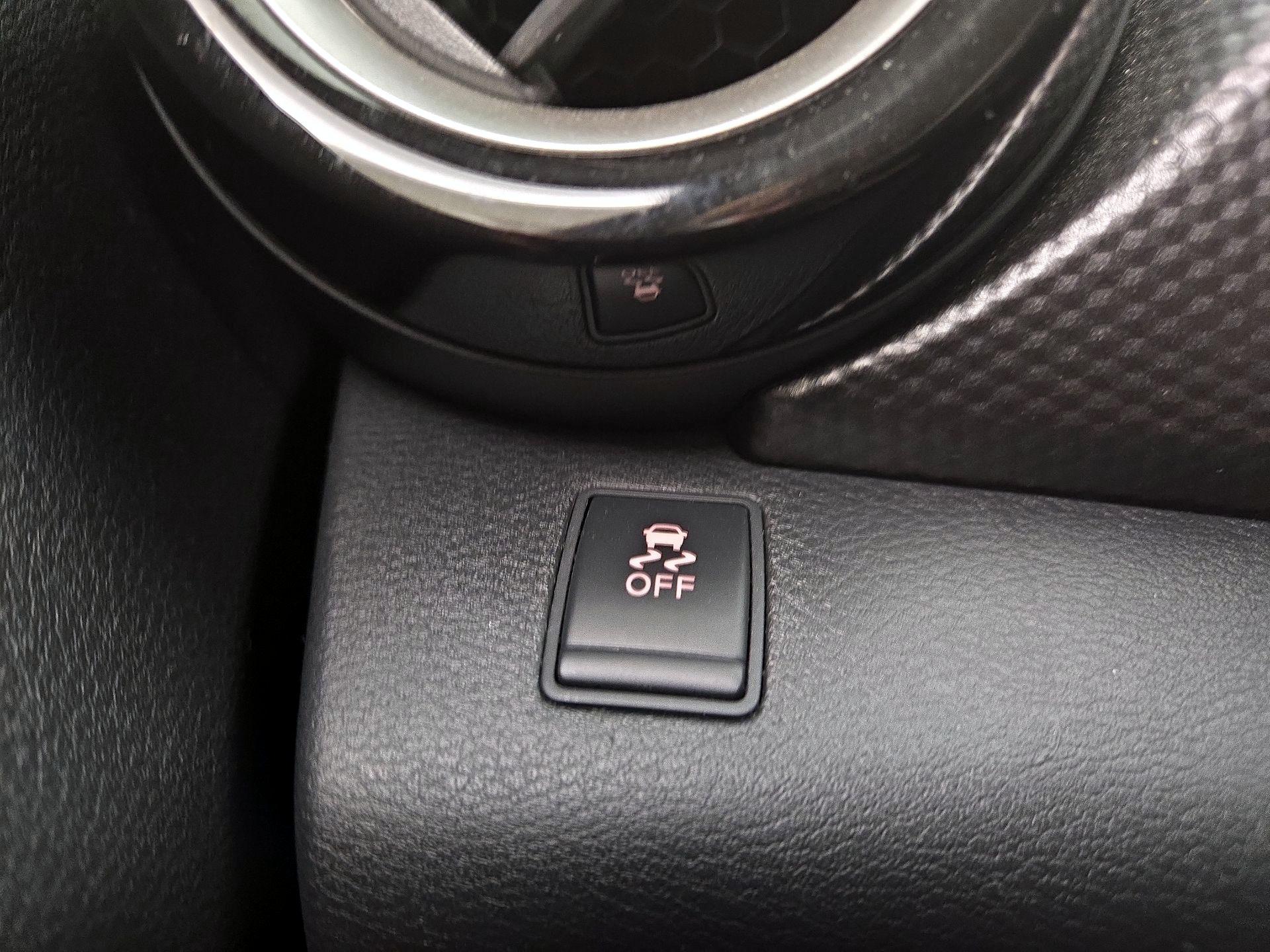 Thumbnail: 2018 Nissan Kicks - 13