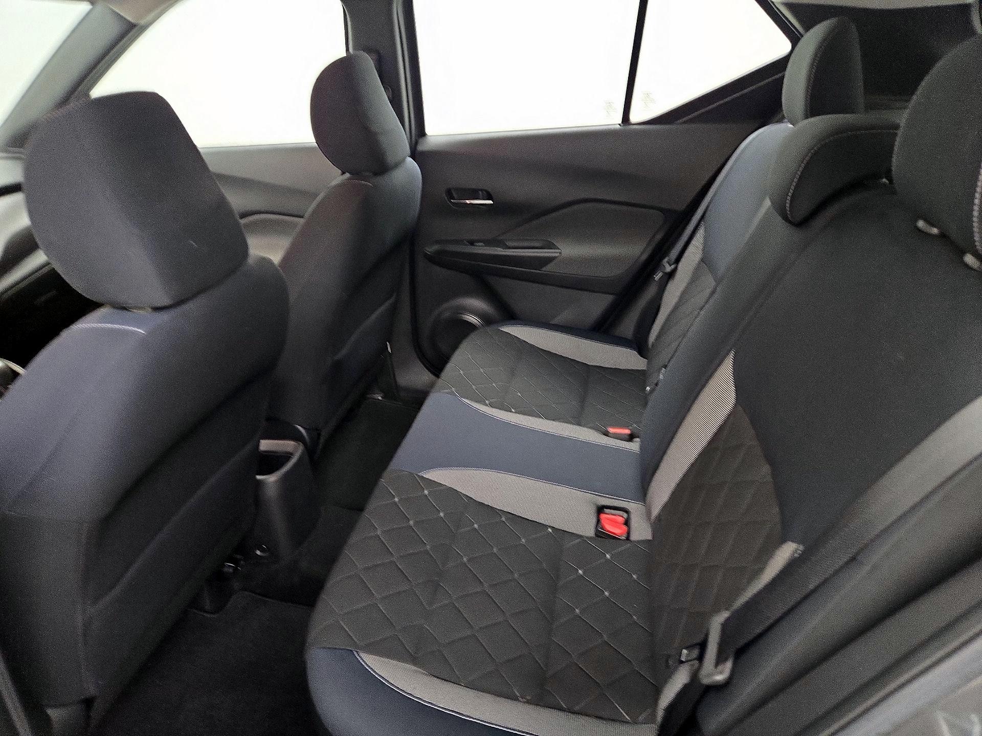 Thumbnail: 2018 Nissan Kicks - 19