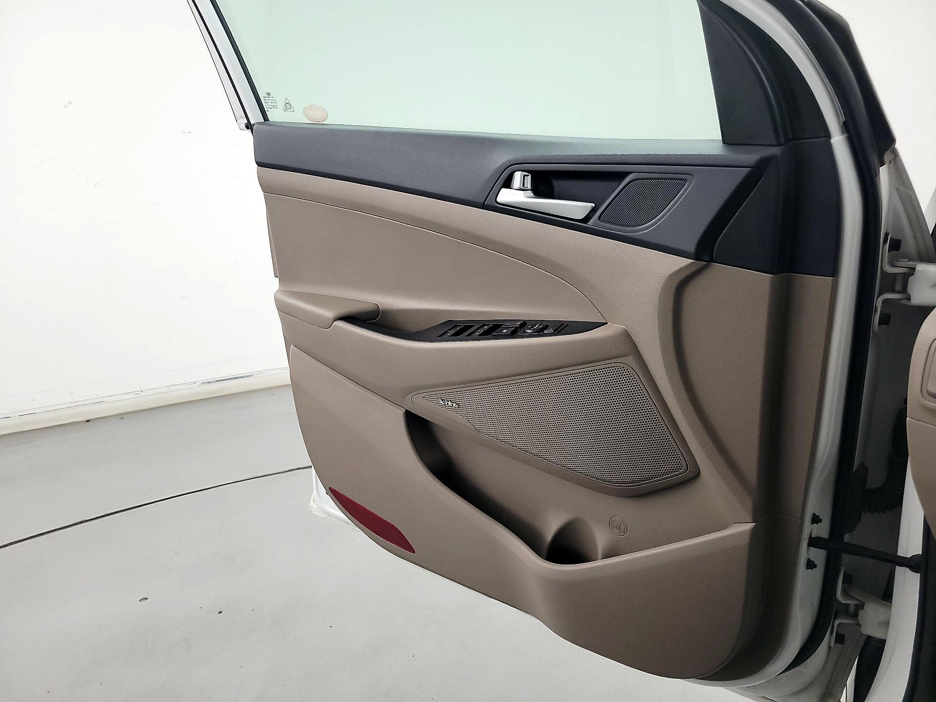 Thumbnail: 2020 Hyundai Tucson - 12