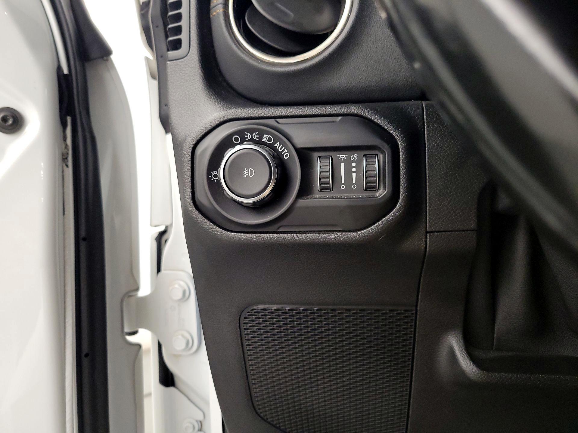 Thumbnail: 2020 Jeep Wrangler - 13