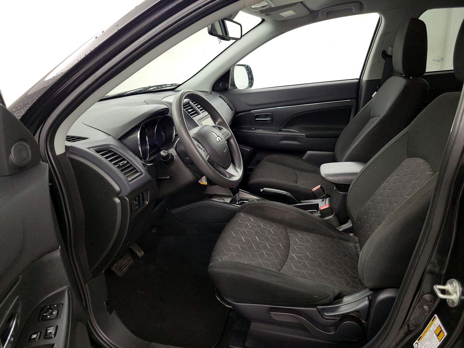 Thumbnail: 2022 Mitsubishi Outlander Sport - 11