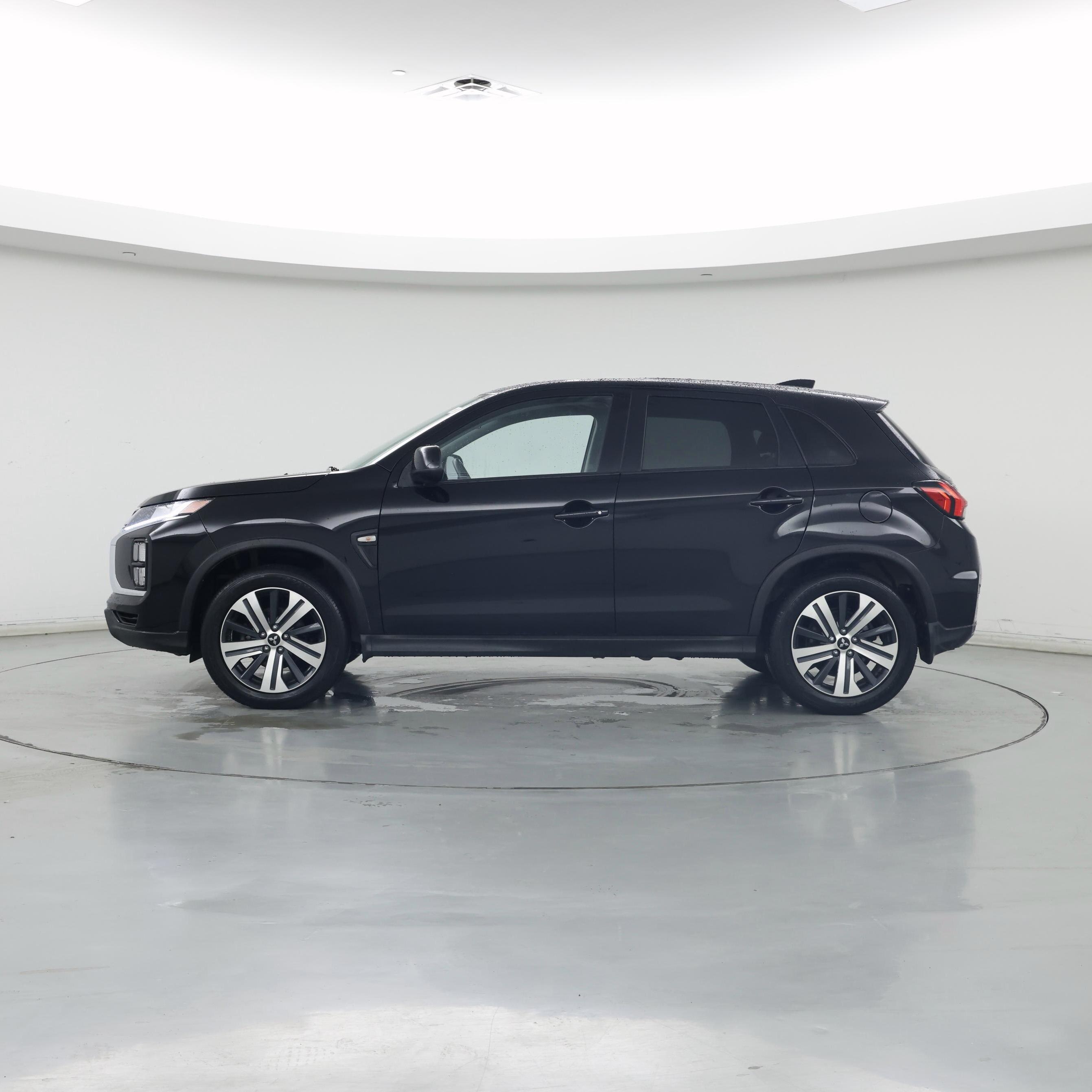 Thumbnail: 2022 Mitsubishi Outlander Sport - 3