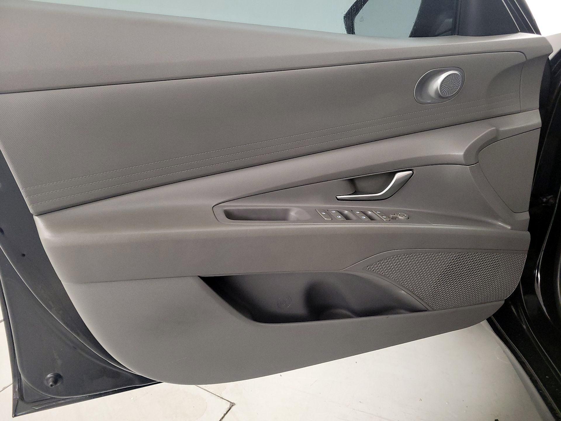 Thumbnail: 2021 Hyundai Elantra - 12