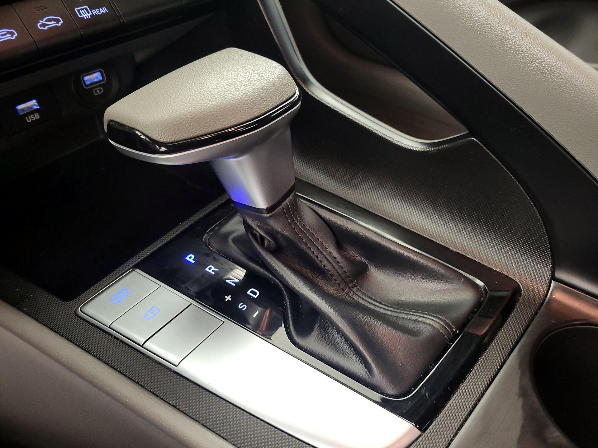 Thumbnail: 2021 Hyundai Elantra - 17