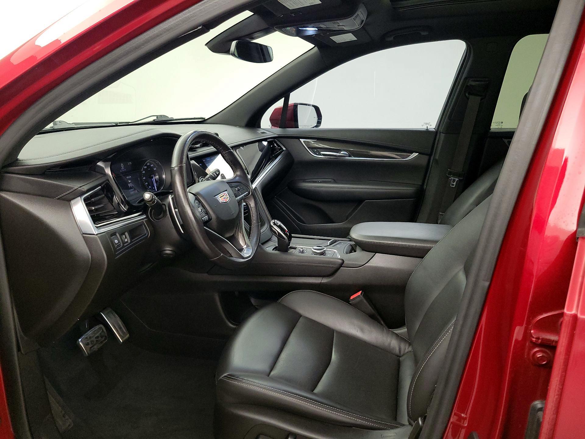 Thumbnail: 2022 Cadillac XT6 - 11