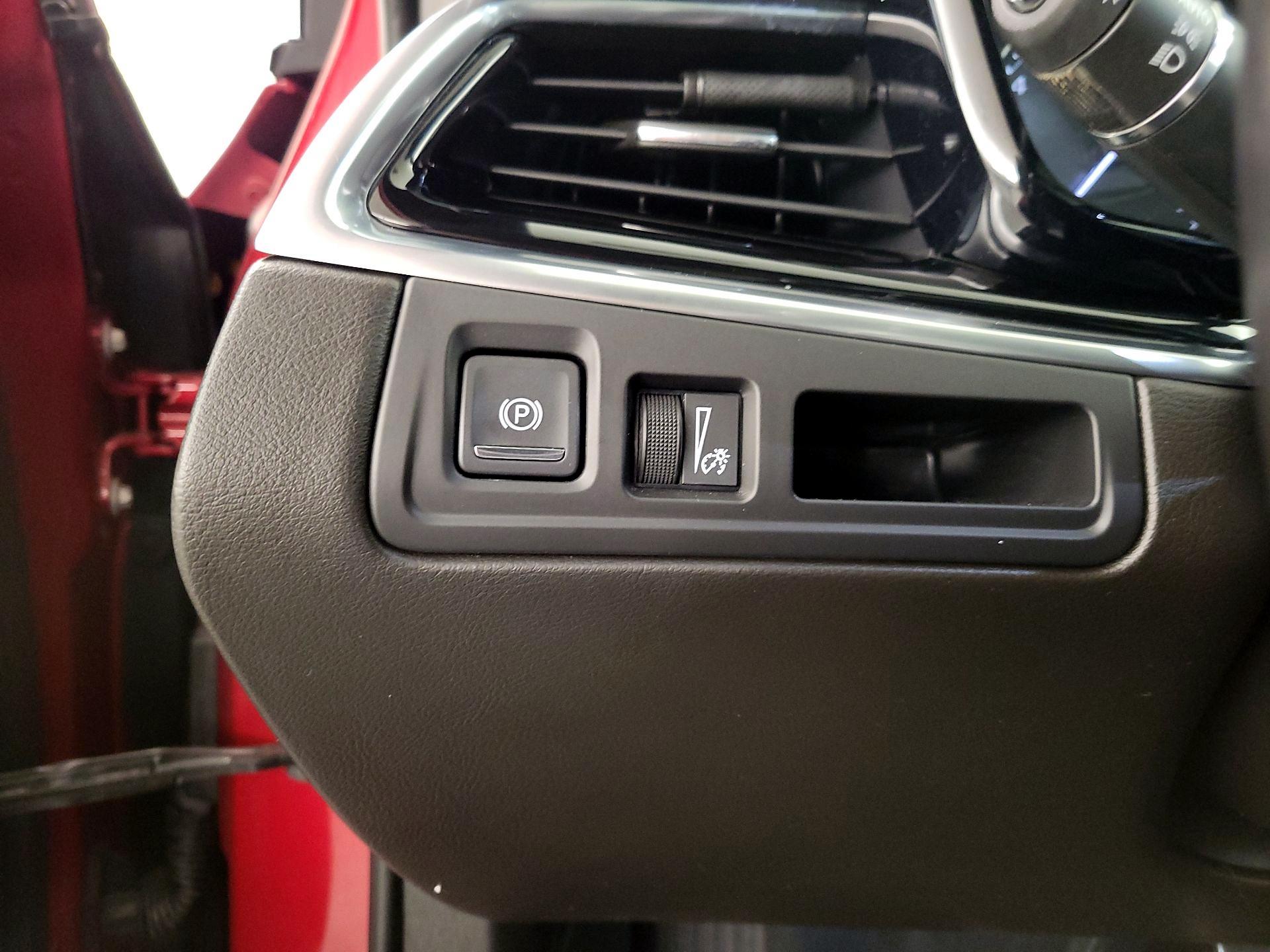 Thumbnail: 2022 Cadillac XT6 - 13