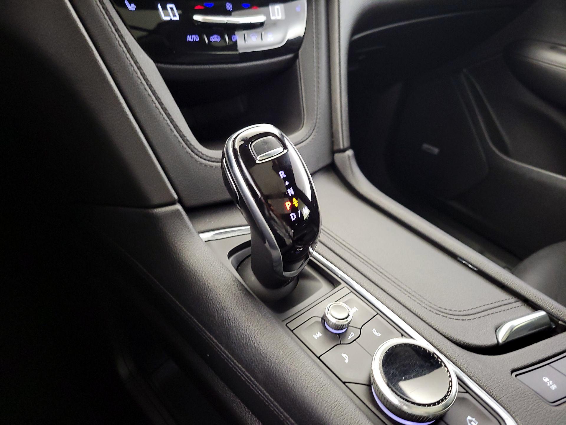 Thumbnail: 2022 Cadillac XT6 - 17