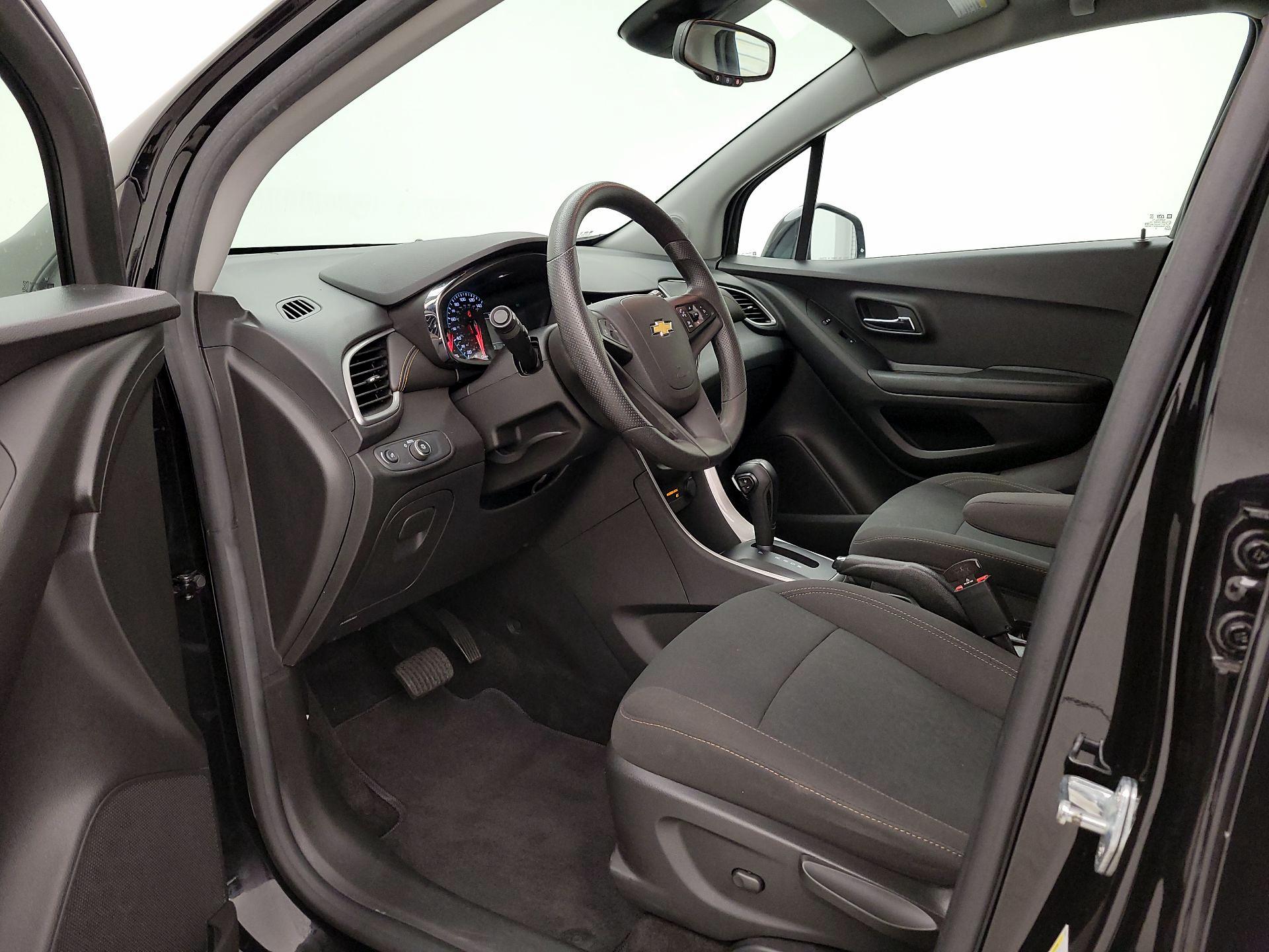 Thumbnail: 2022 Chevrolet Trax - 11