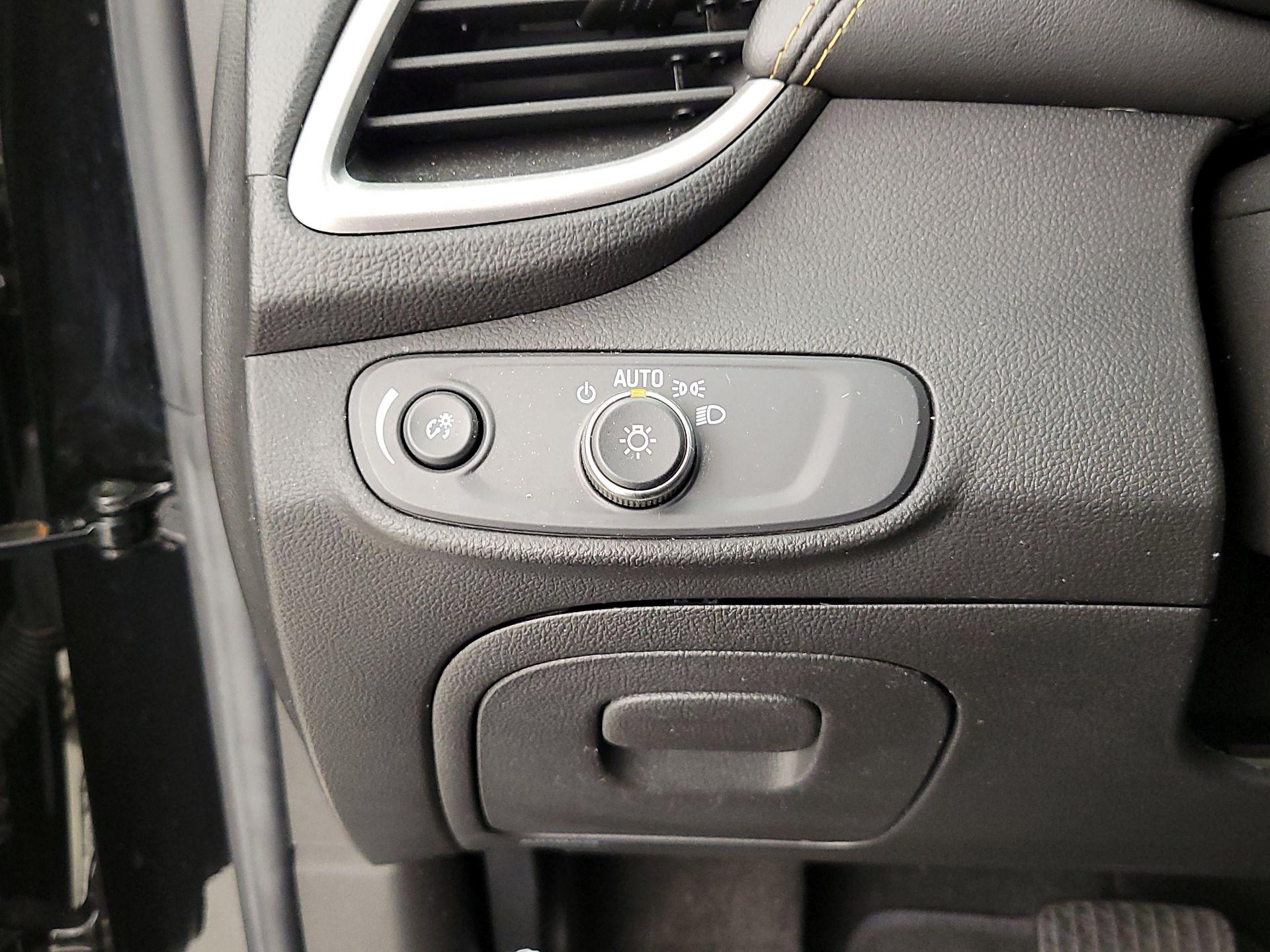 Thumbnail: 2022 Chevrolet Trax - 13